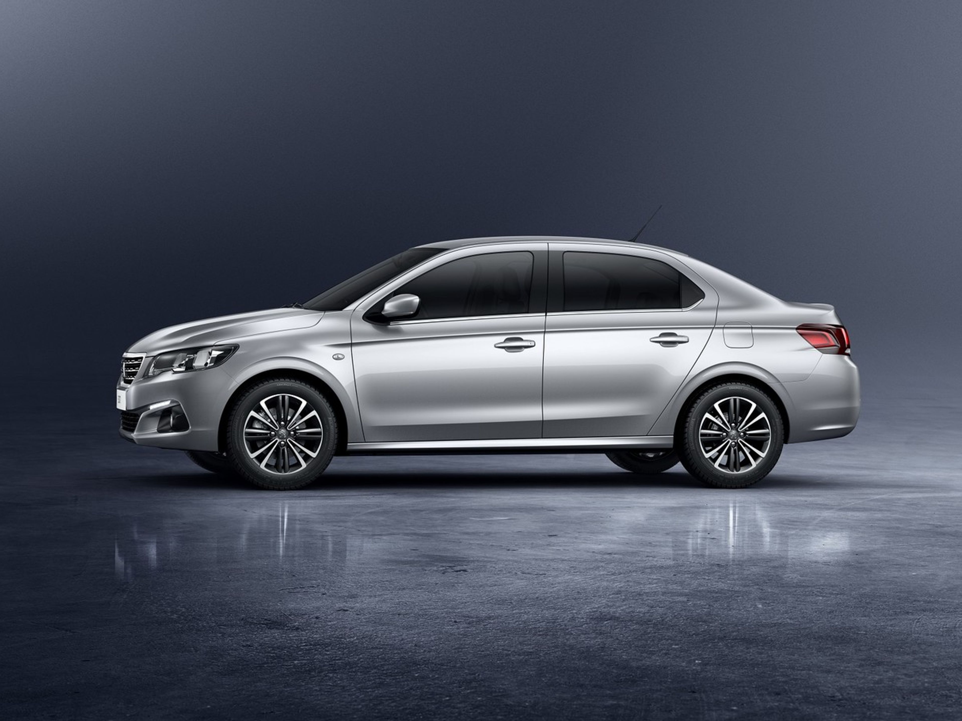 undefinedPEUGEOT 301 side exterior view