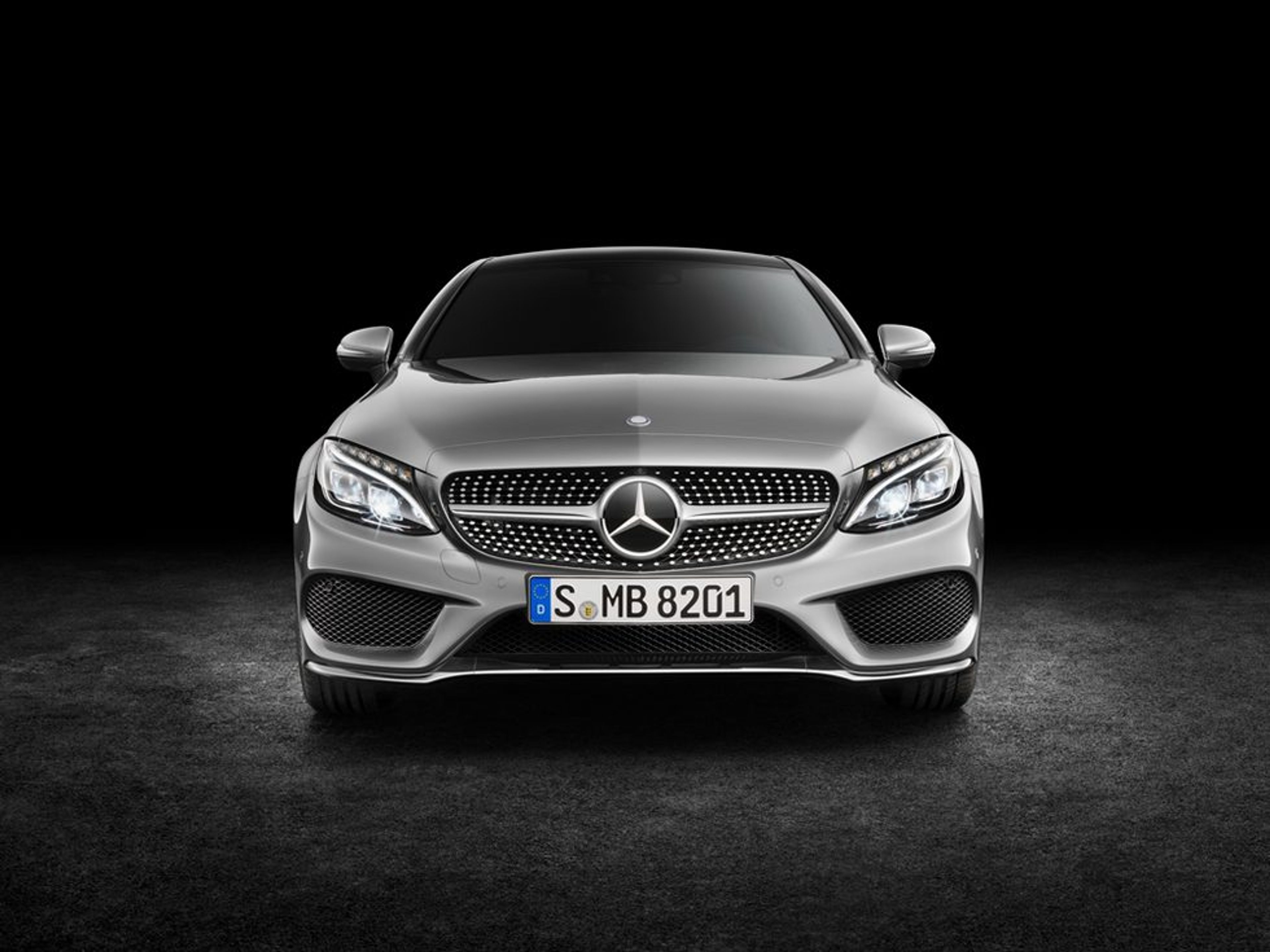 undefinedMERCEDES-BENZ C 200 front exterior view