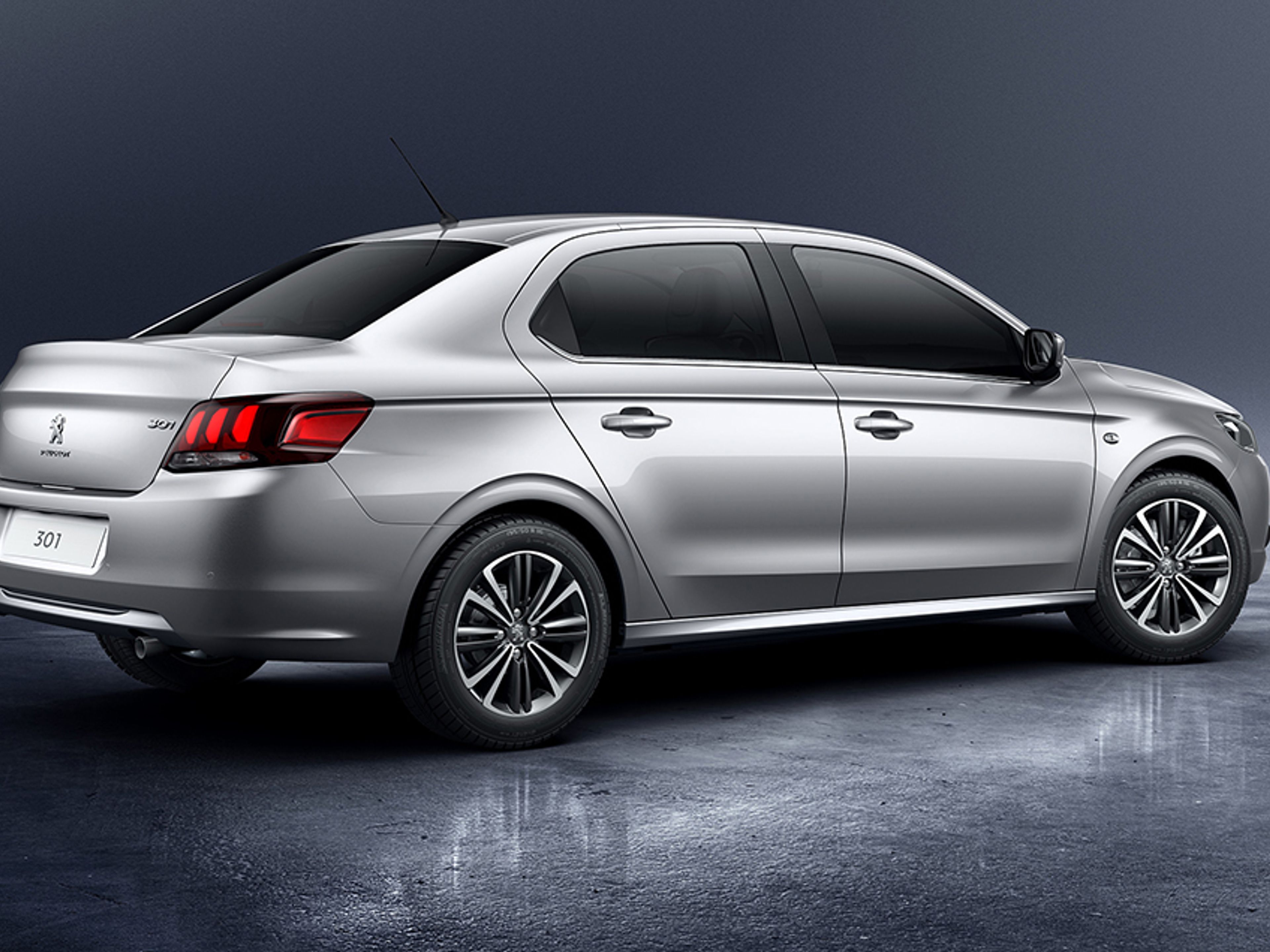 undefinedPEUGEOT 301 angular rear exterior view
