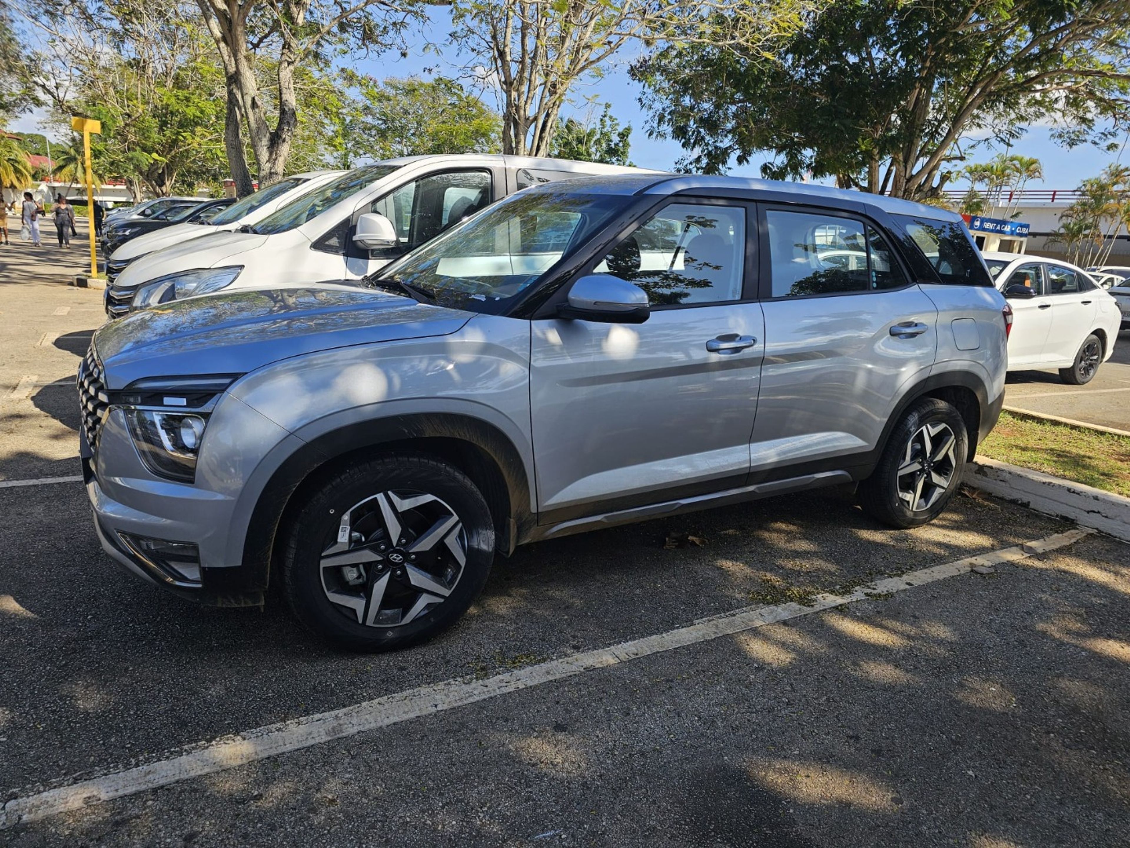 undefinedHYUNDAI CANTUS angular front exterior view