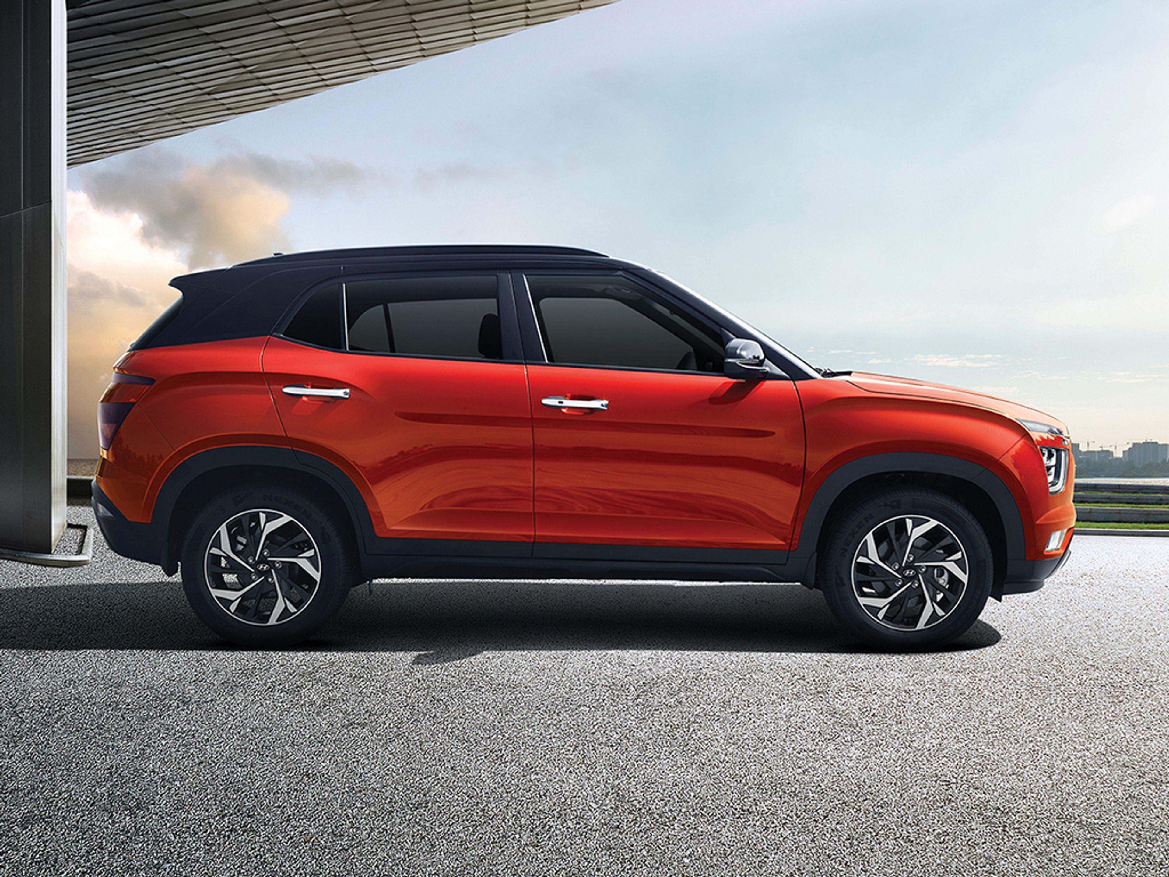 undefinedHYUNDAI CANTUS side exterior view