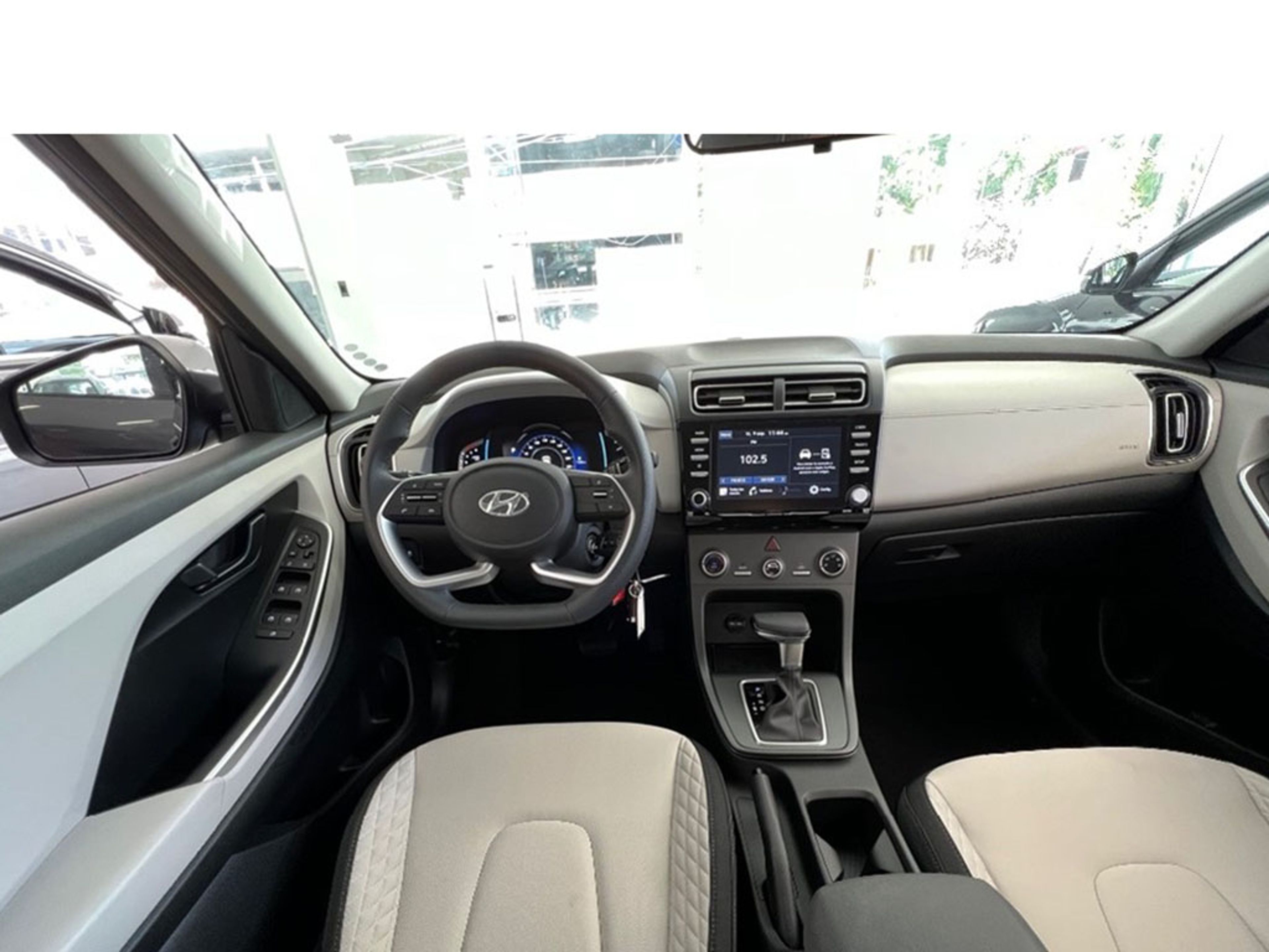 undefined - HYUNDAI CANTUS interior view