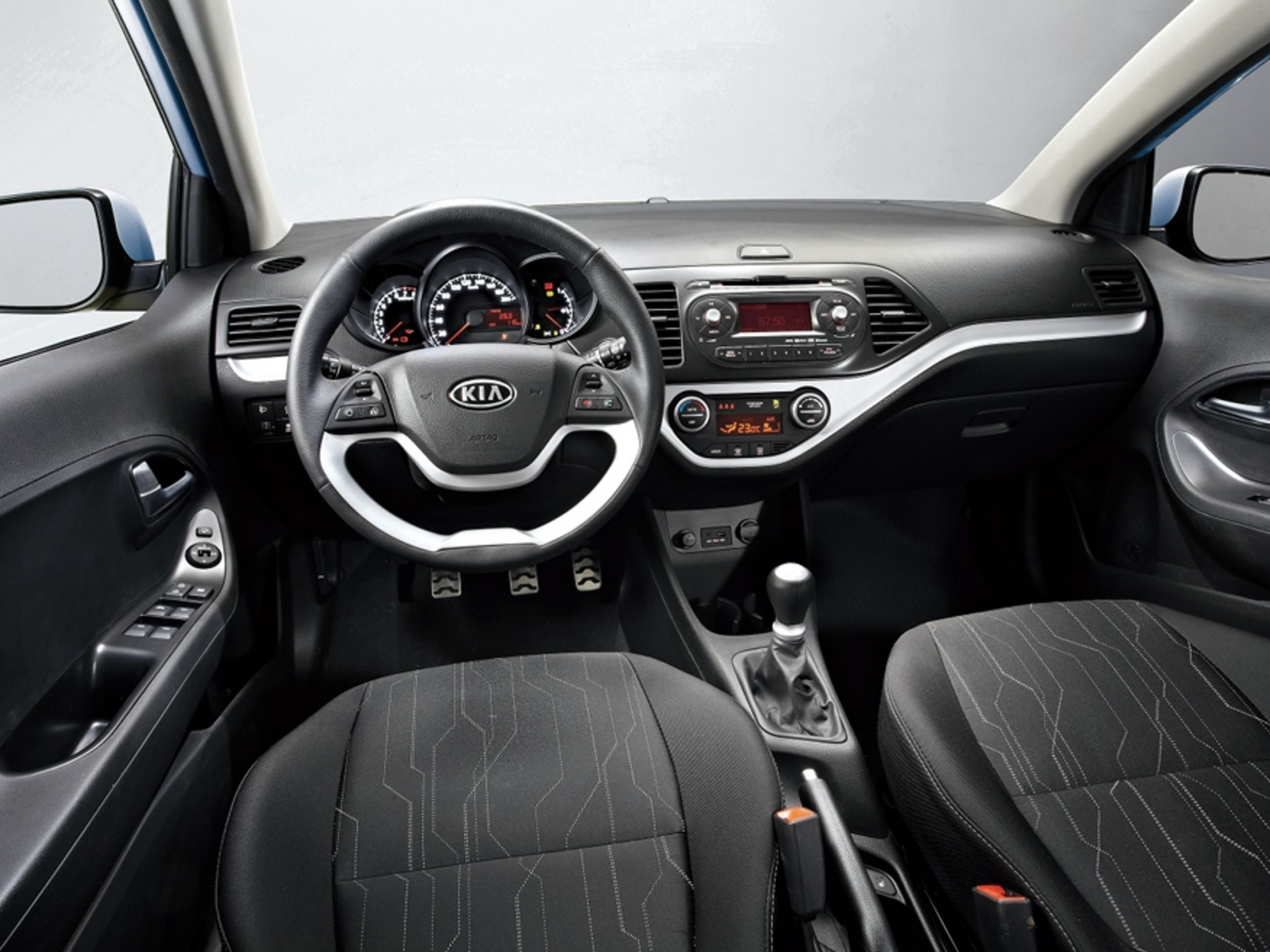 undefinedKIA PICANTO interior view