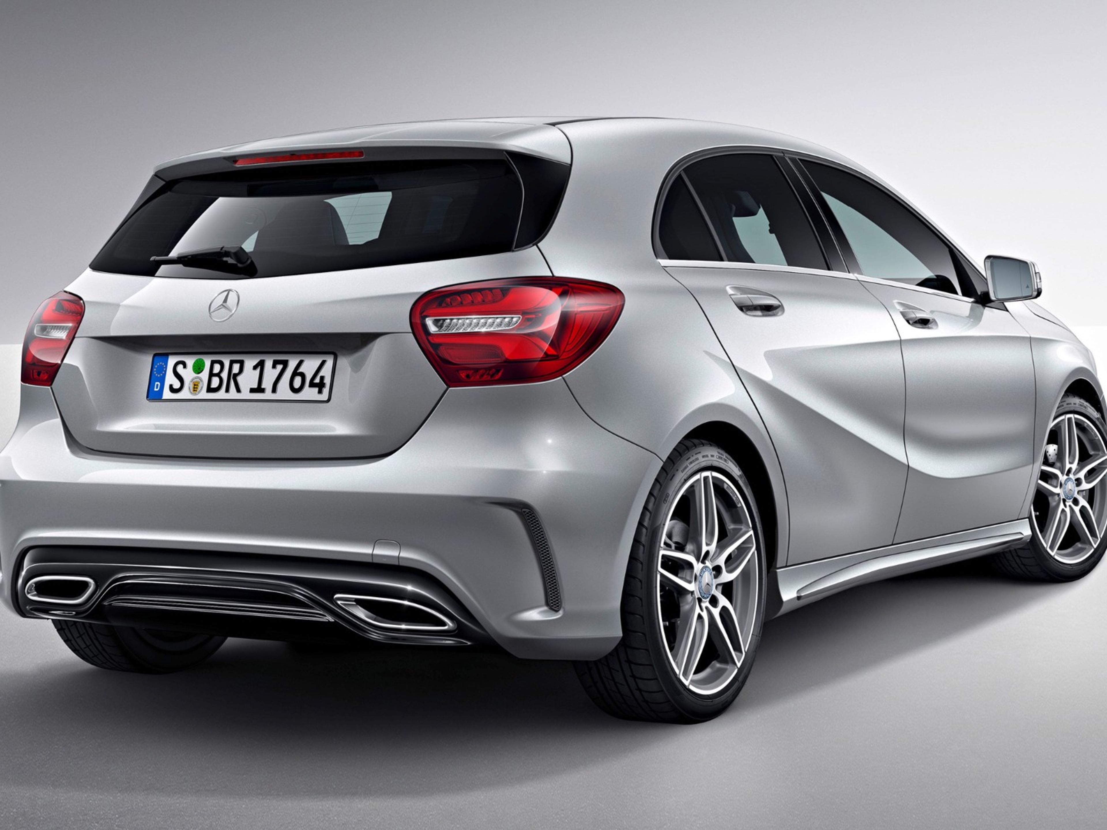 undefinedMERCEDES-BENZ A200 angular rear exterior view