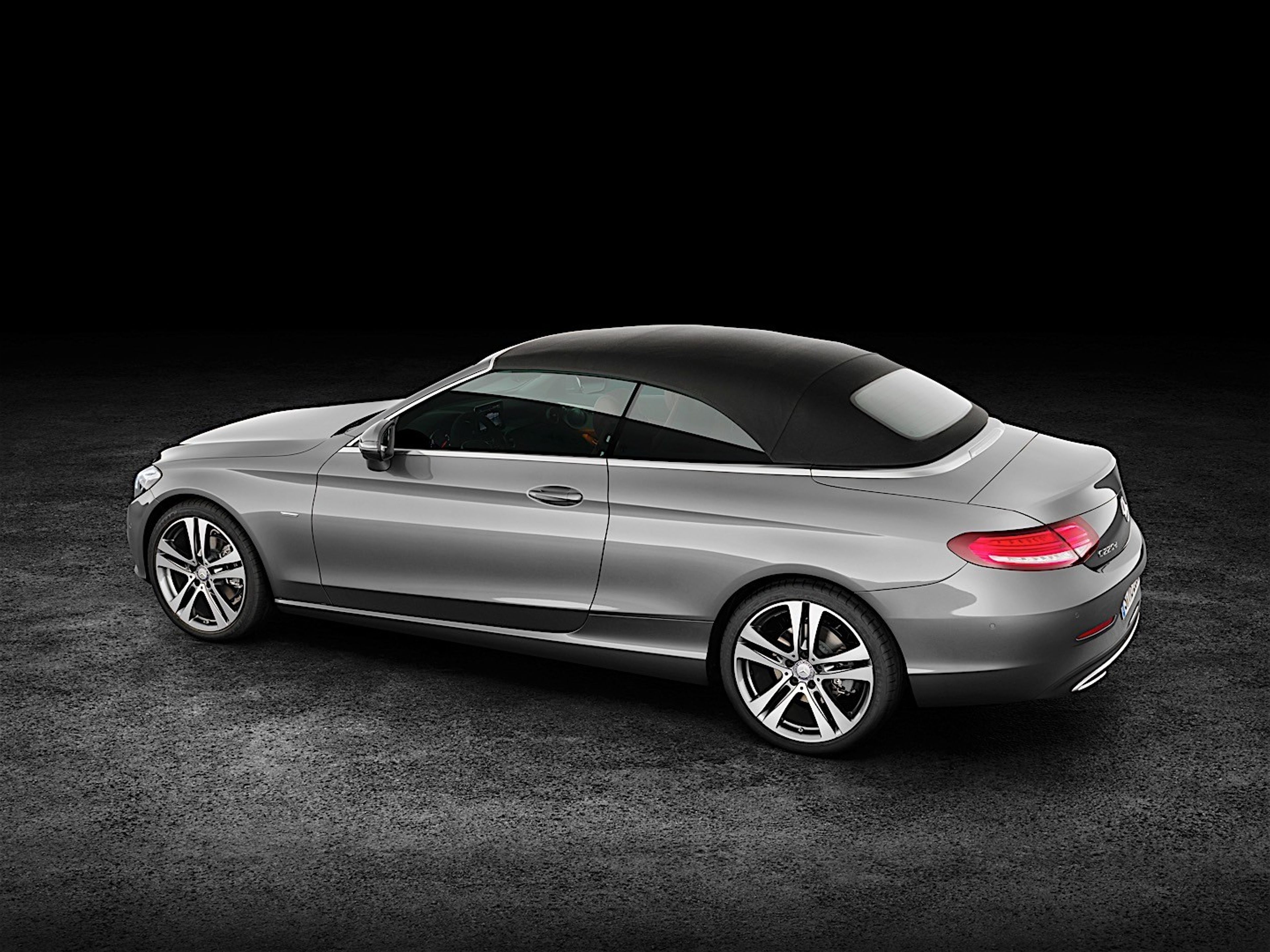 undefinedMERCEDES-BENZ C 180 CABRIOLET angular rear exterior view