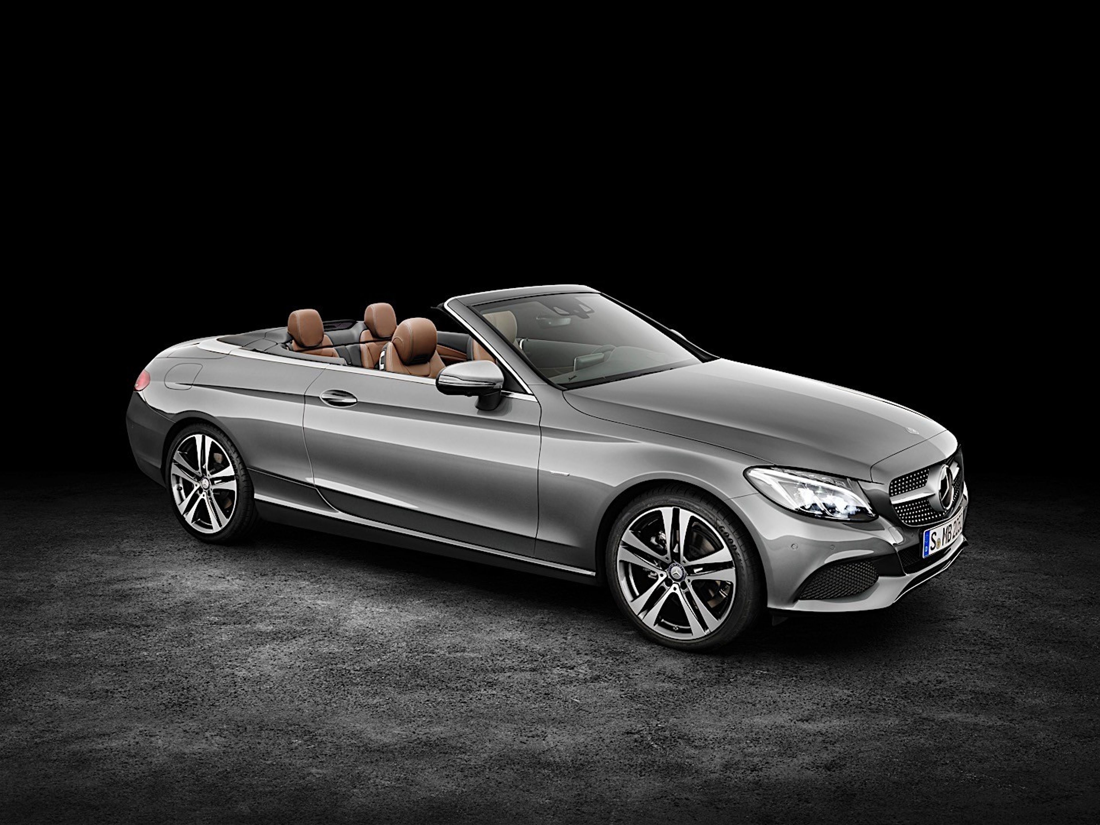 undefinedMERCEDES-BENZ C 180 CABRIOLET angular front exterior view