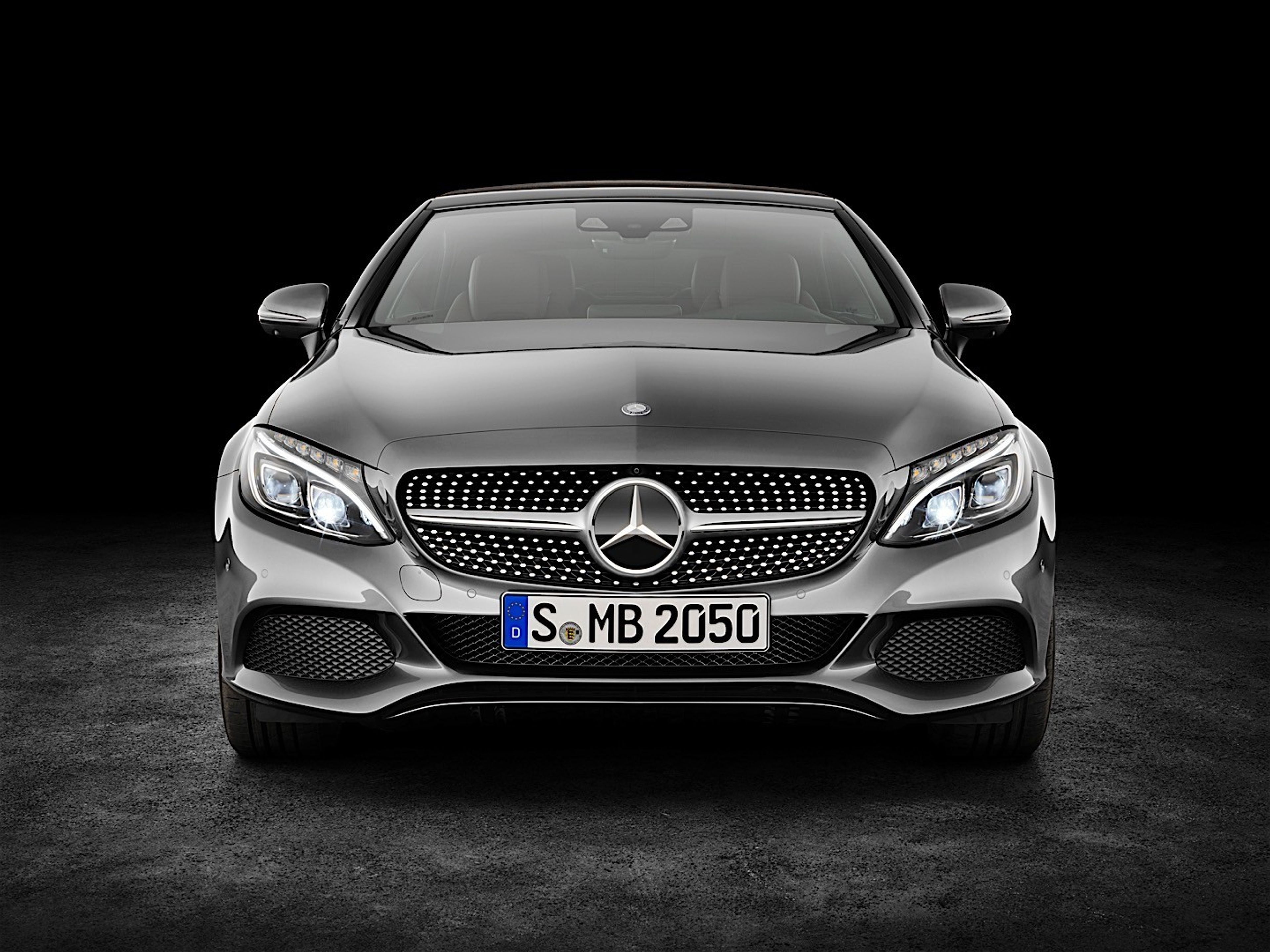 undefinedMERCEDES-BENZ C 180 CABRIOLET front exterior view