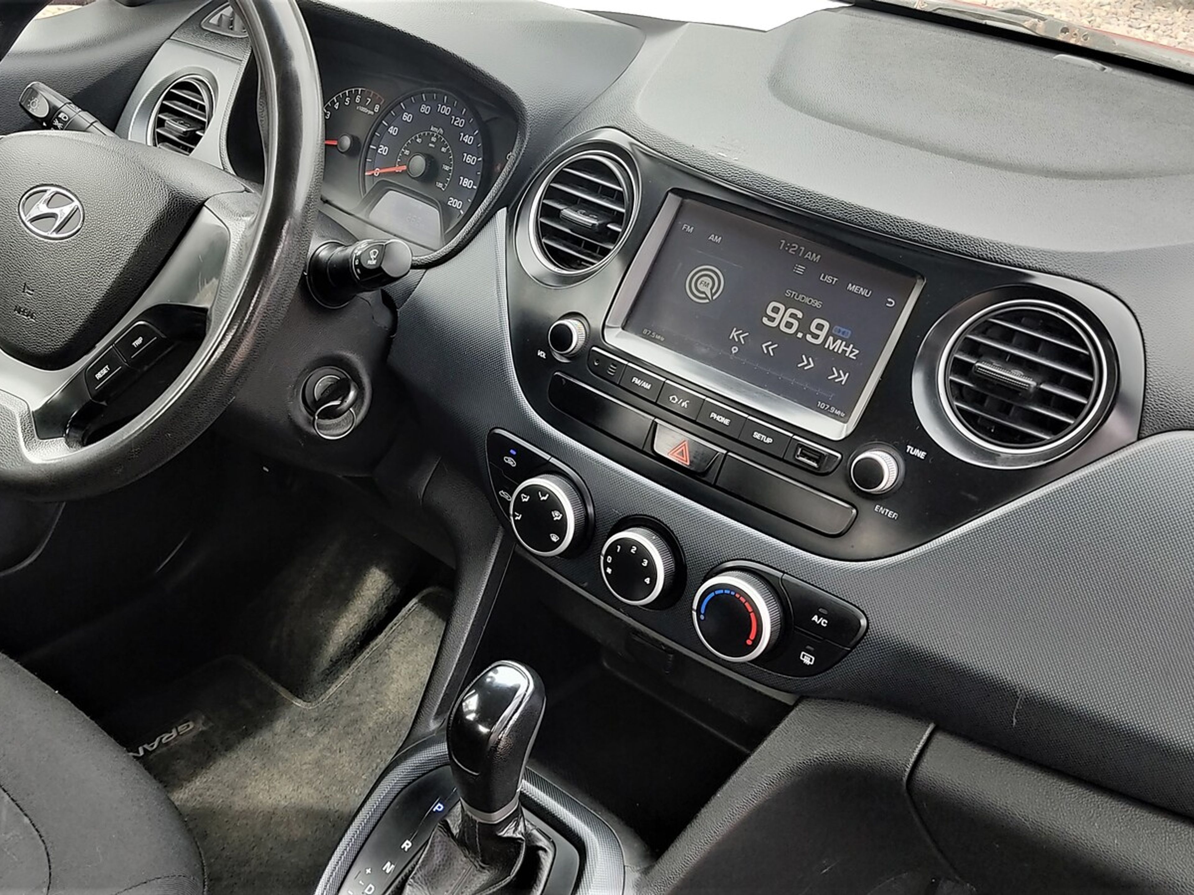 undefined - KIA MOTORS PICANTO interior view