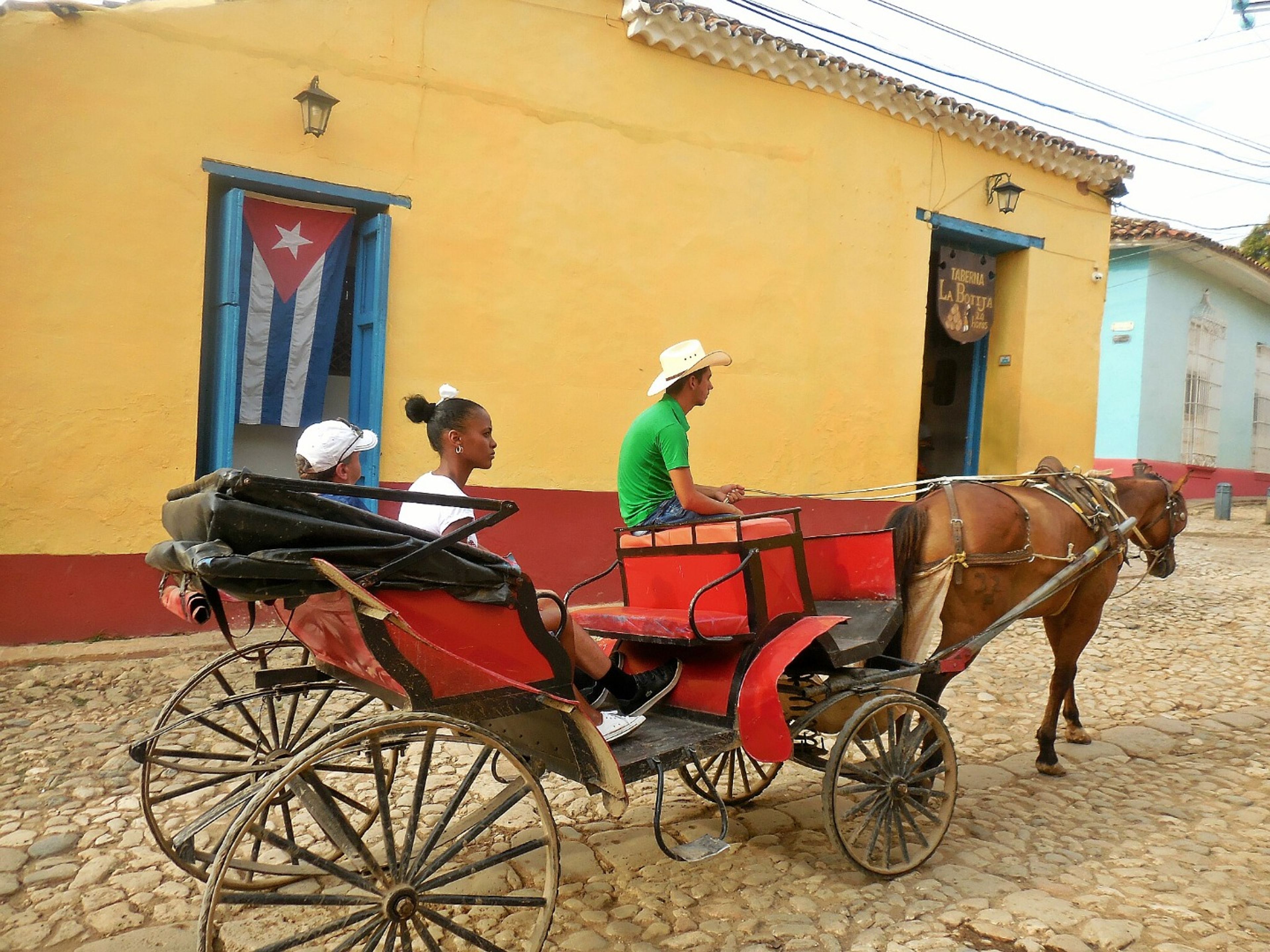 Тур "В конном экипаже к водопаду Эль-Пилон". “In Horse Carriage to El Pilón Waterfall” Tour, Trinidad