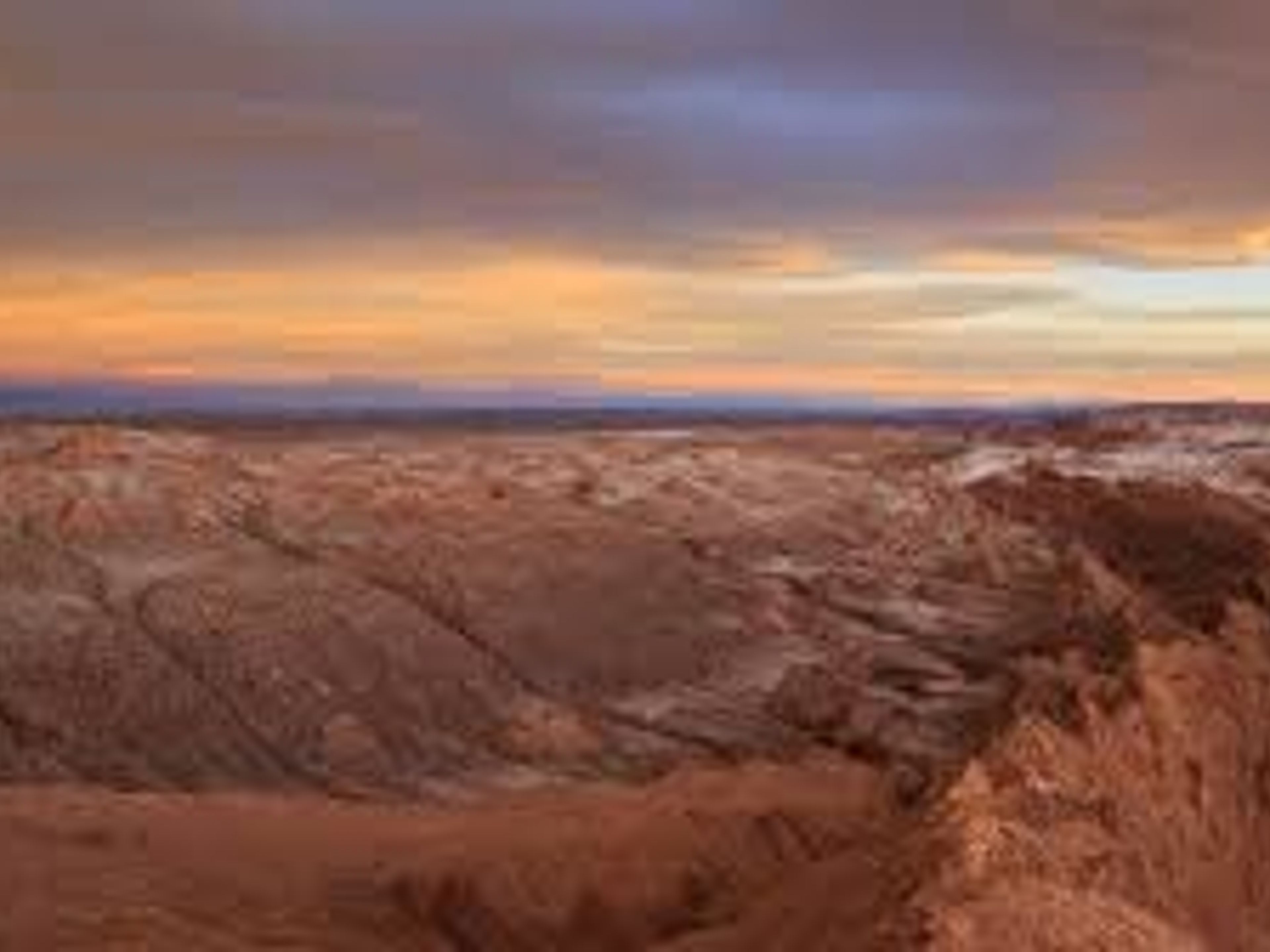 EXKURSION "BALLONFAHRT IN DER ATACAMAWÜSTE". Sunrise in the Atacama Desert, panoramic view, Antofagasta region, Chile