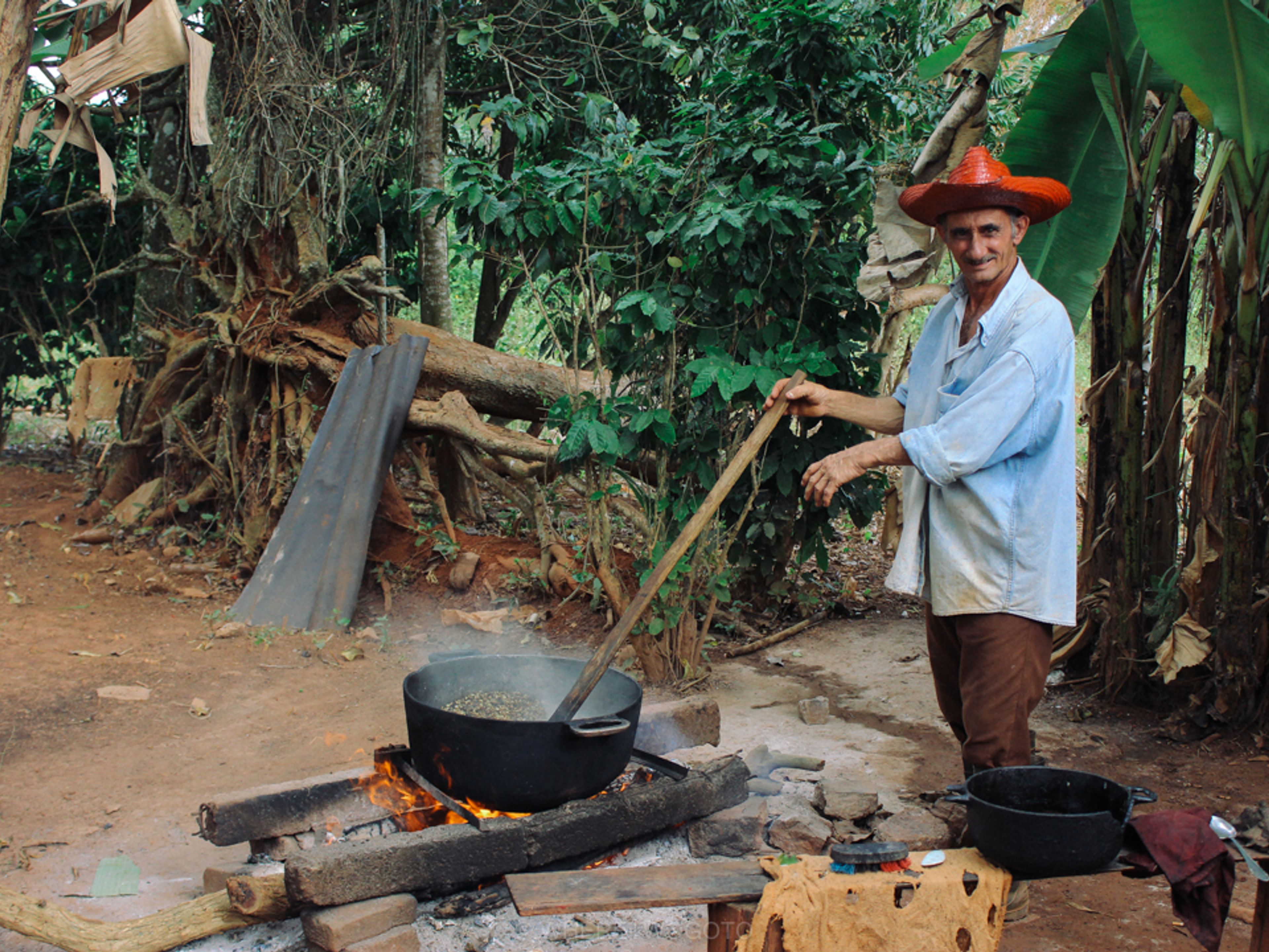 Excursión de fotografía “PANORAMAS EN VIÑALES”. The coffee farmers, traditions and customs, Viñales valley