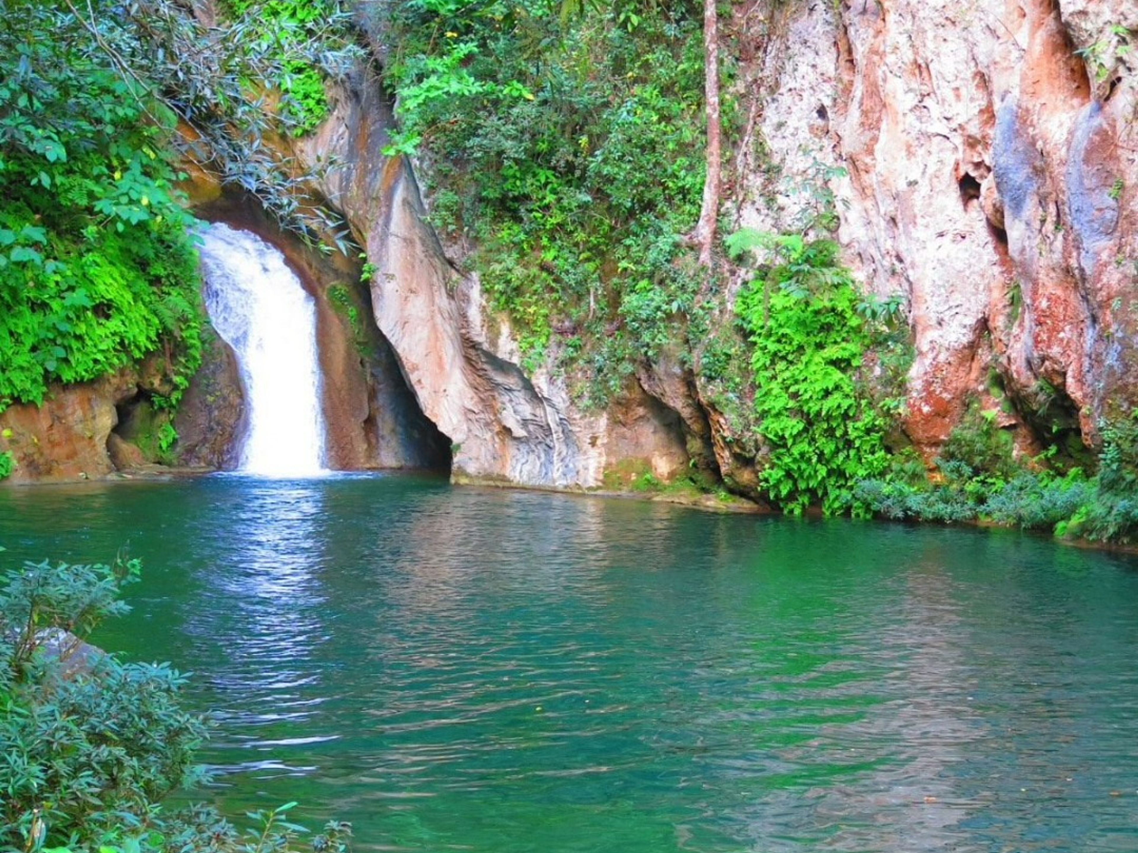 Jeep Safari "SALTO DEL CABURNÍ O VEGAS GRANDES". Salto del Caburní Trail, Topes de Collantes, Cuba