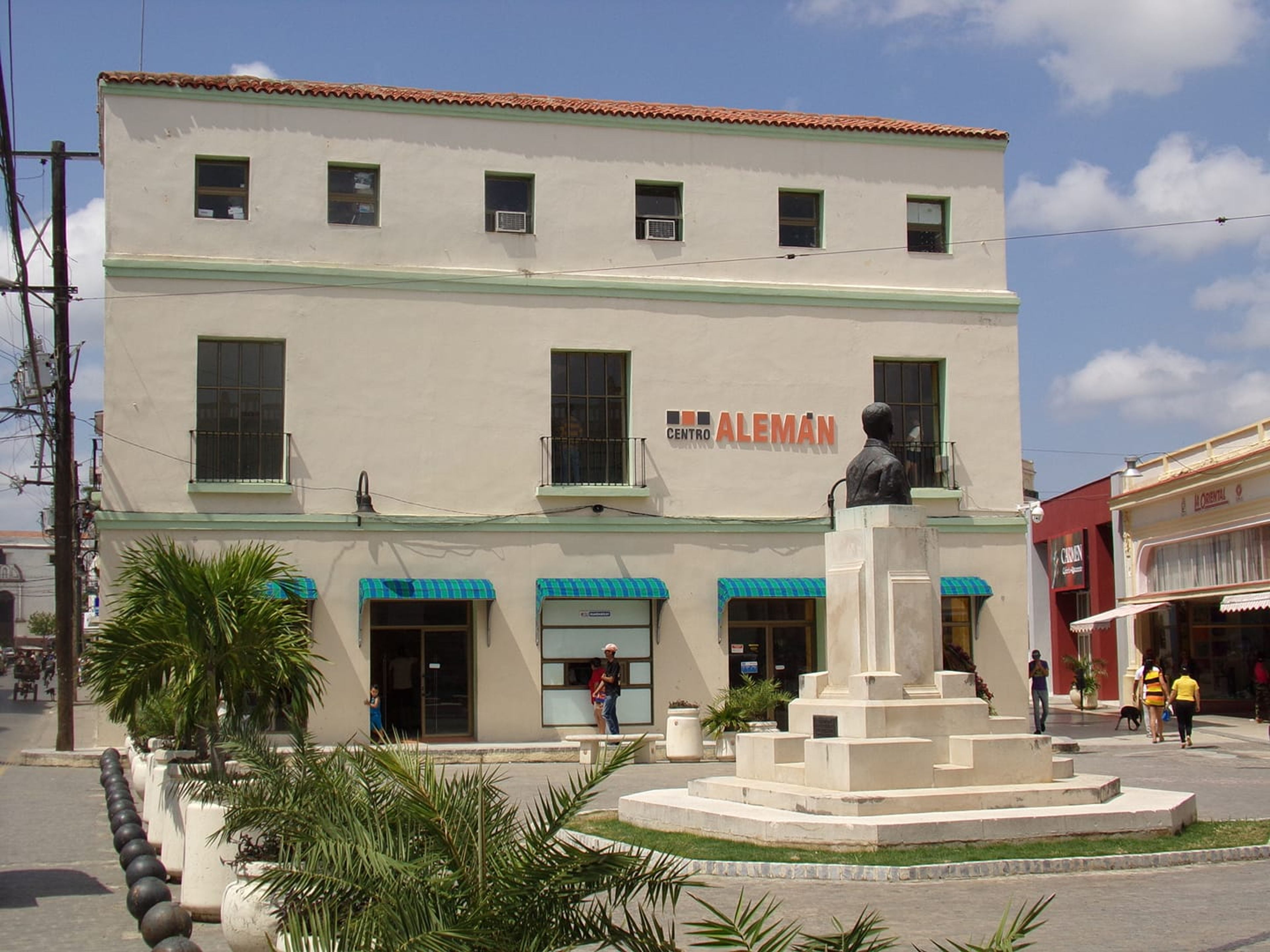 “CONECTANDO CUBA: SANTIAGO DE CUBA / HOLGUÍN / LAS TUNAS / CAMAGÜEY / CIEGO DE ÁVILA / HAVANNA” (CC6 - B) Sammeltransferdienste. Camagüey  city panoramic view, Camagüey, Cuba.