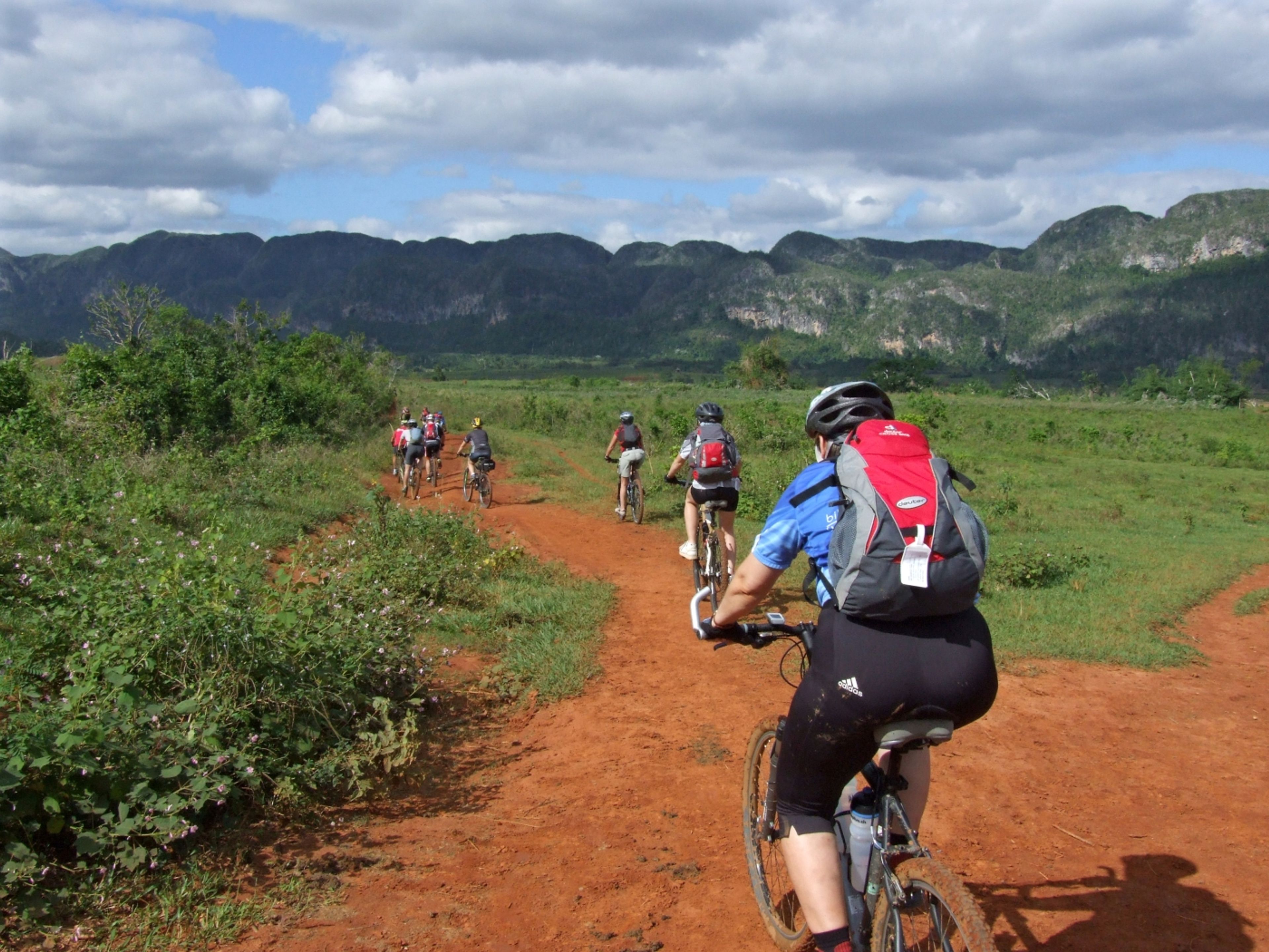 "Tour in bicicletta a Viñales". Bike Tour in Viñales valley National Park, Pinar del Río