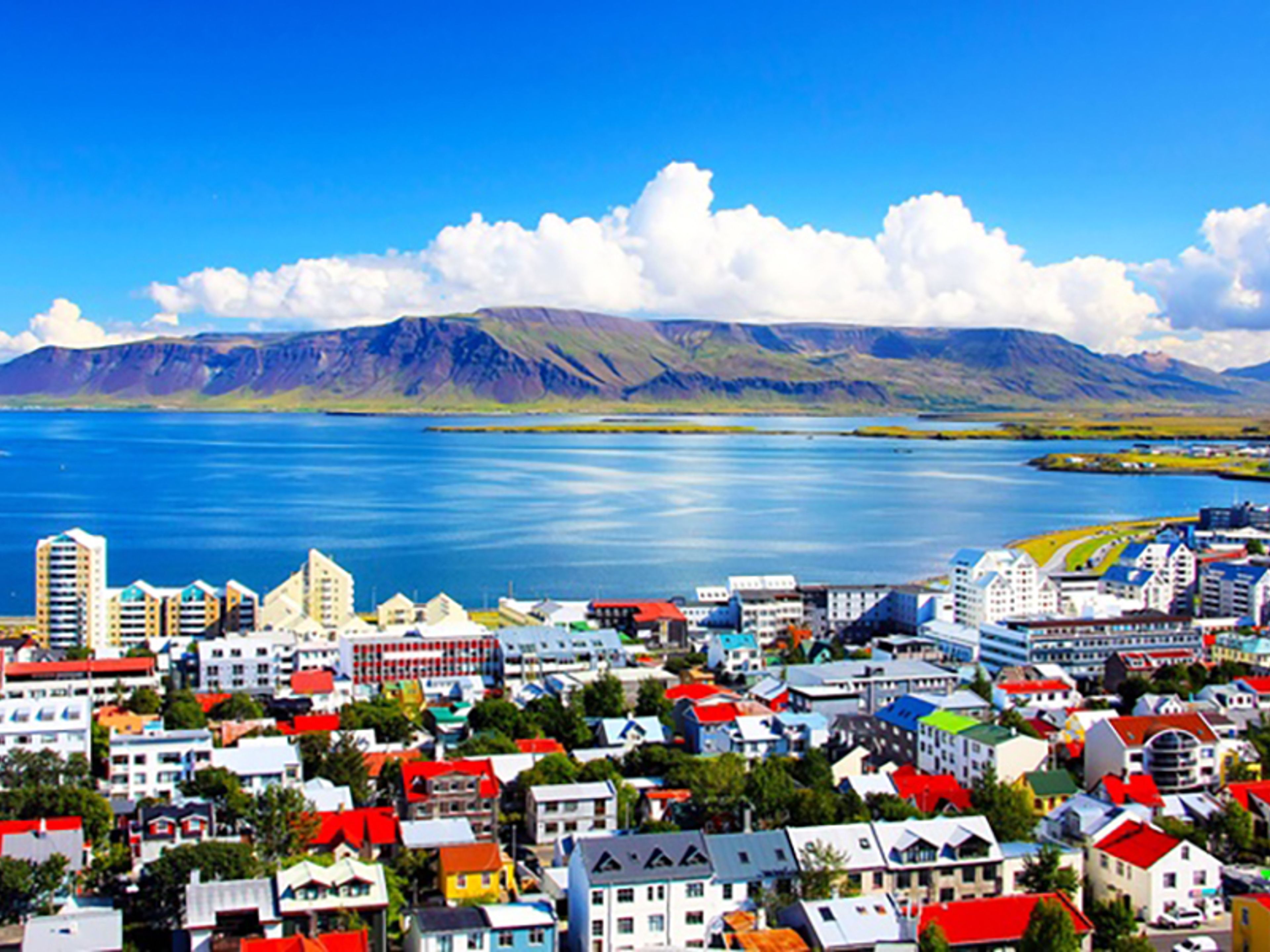 Excursão privada "CÍRCULO DOURADO". Reikiavik (Reykjavík) city panoramic view, Iceland.