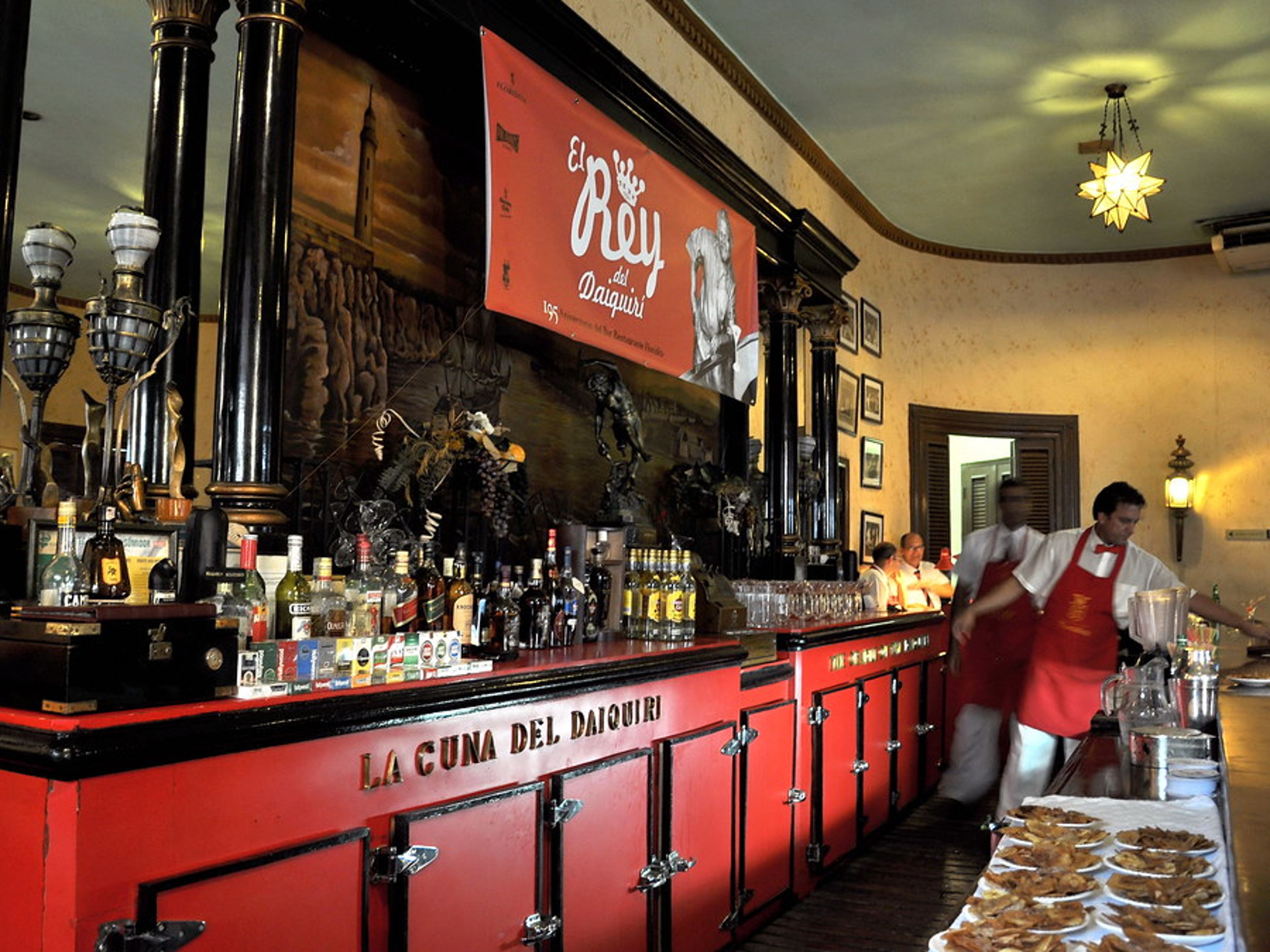 Тур "Брусья и память". Floridita Bar, "Bars and Memory" Tour