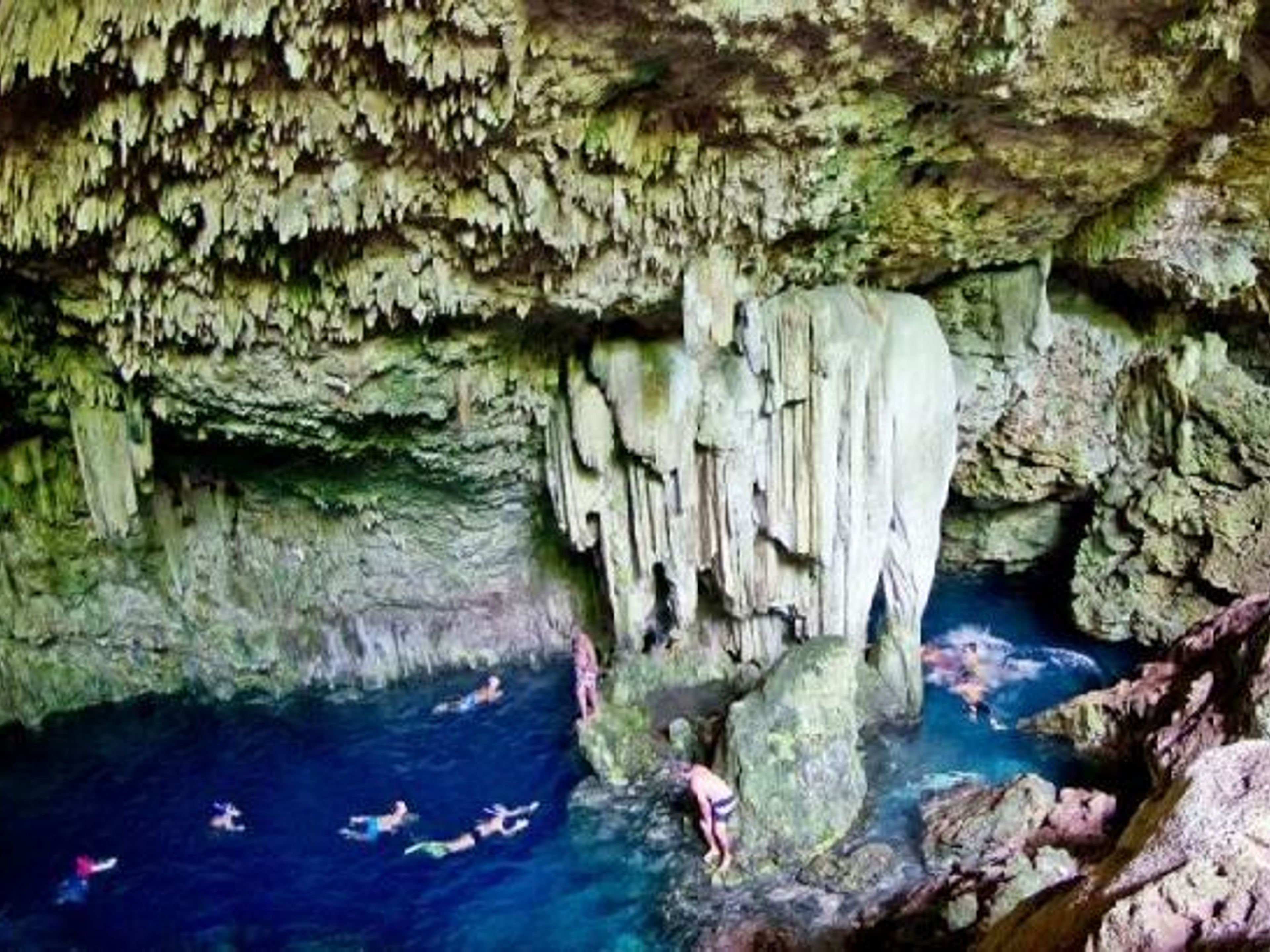 Jeep Safari "NATURE TOUR MATANZAS, A ATENAS DE CUBA". Saturno Cave, Matanzas, Jeep “Overnight Matanzas”
