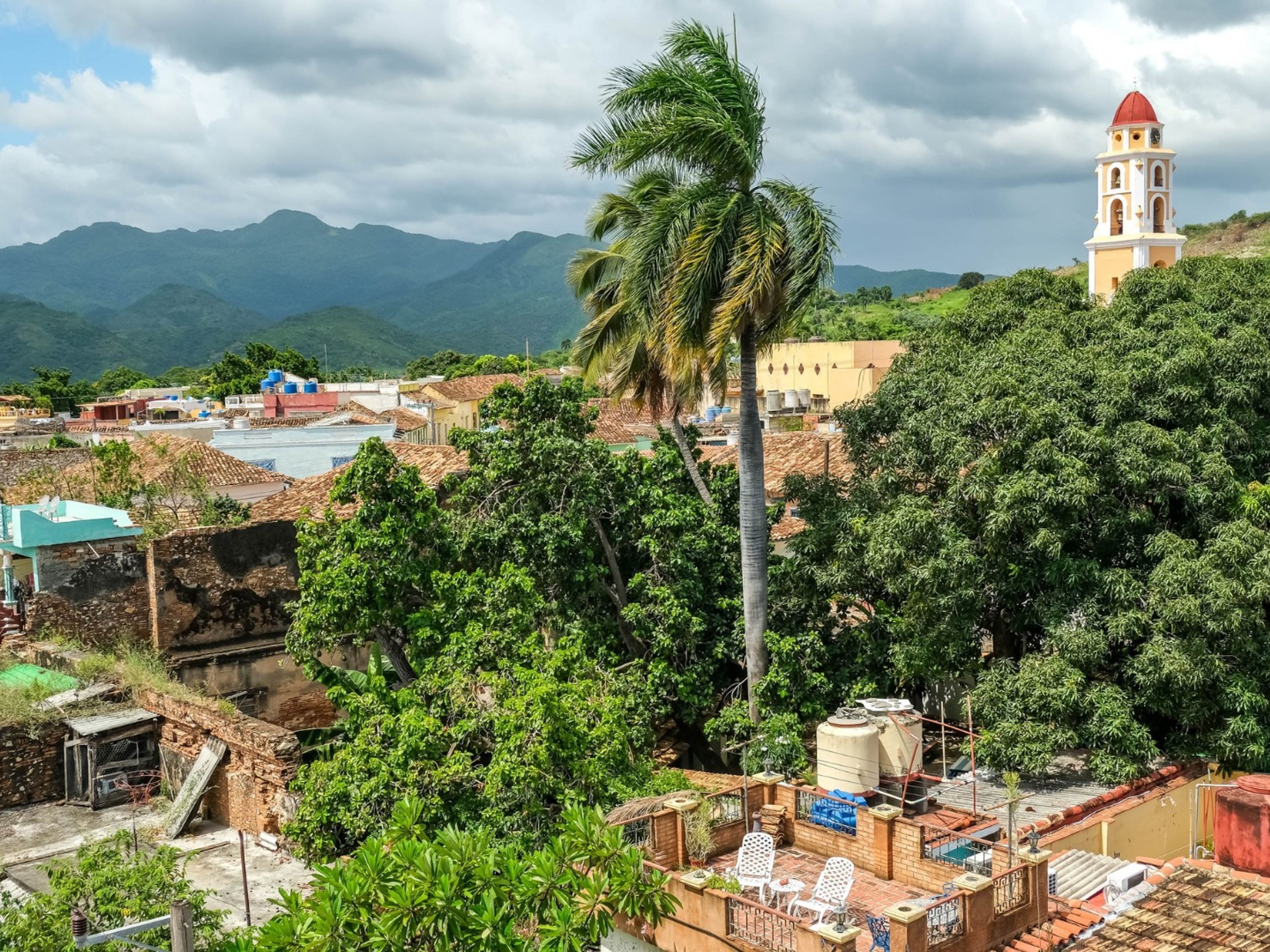 Excursão “CITY TOUR TRINIDAD COM SCOOTER ELÉTRICA”. Trinidad Old City panoramic view, Sanctí Spíritus, Cuba.