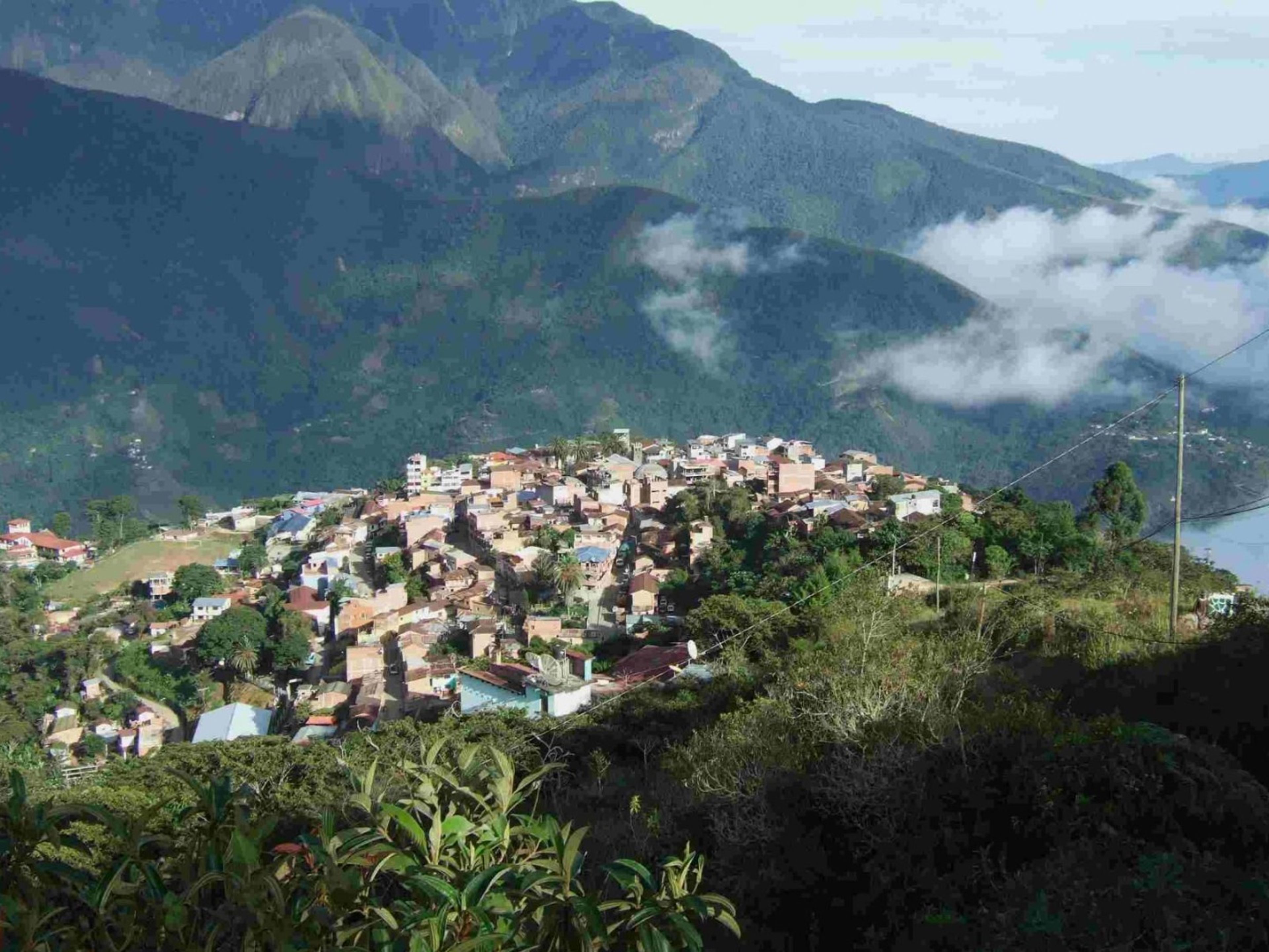 TOUR "COROICO". Coroico, a city among mountains