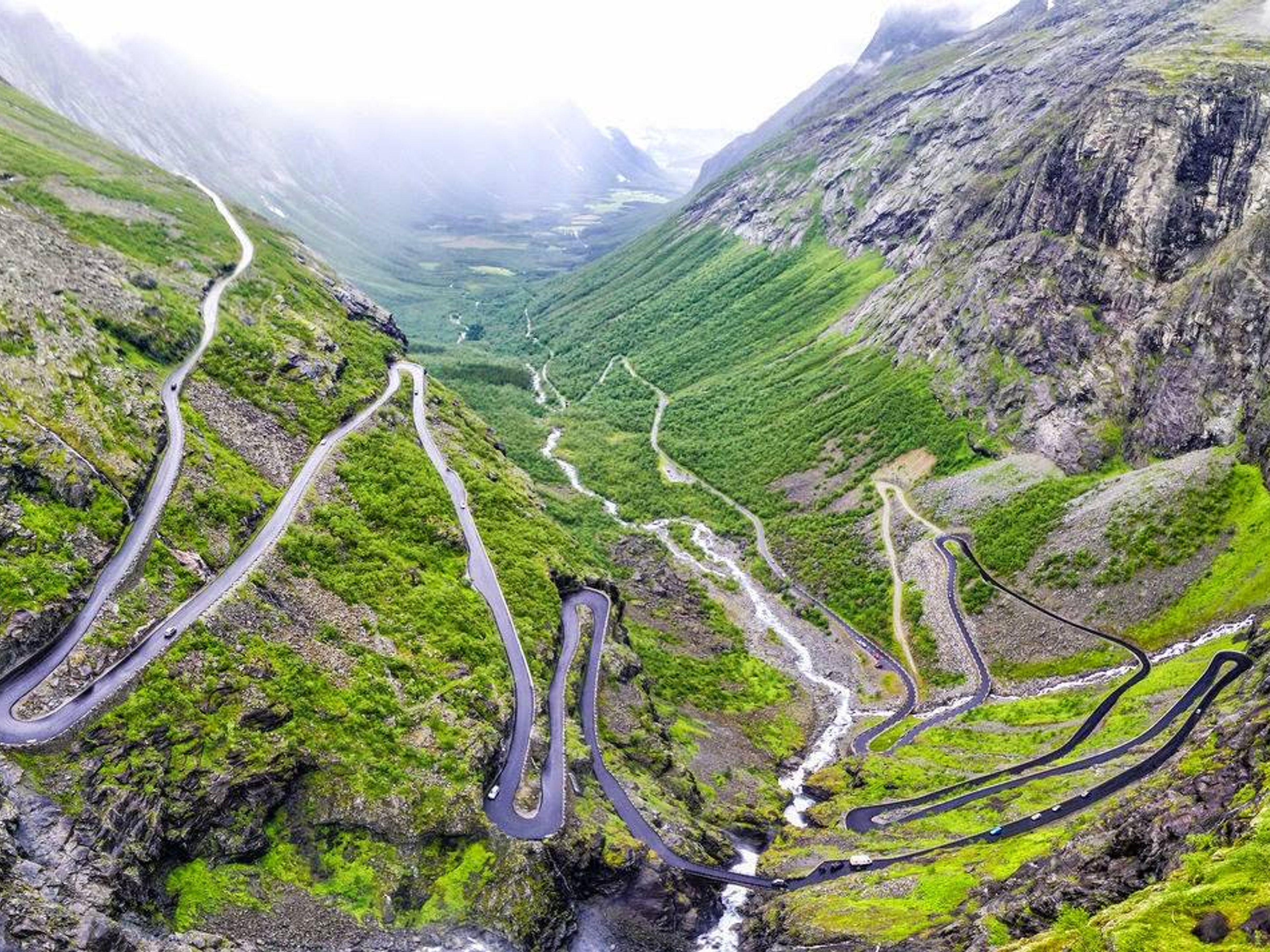 TOUR "COROICO". Route to Coroico among the impressive mountains