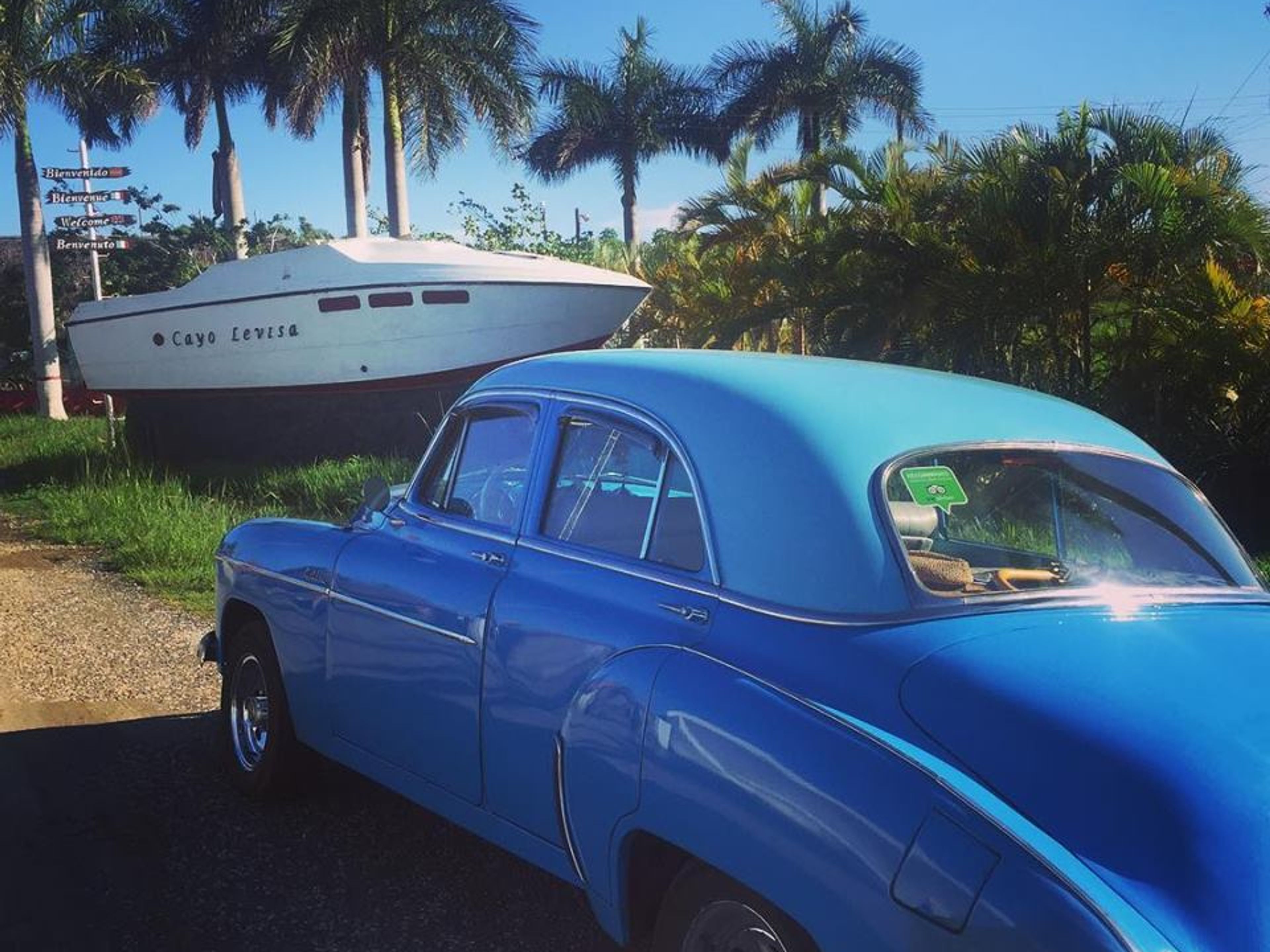 Excursão "PASSEIO A PLAYA LARGA E PLAYA GIRÓN EM CARROS CLÁSSICOS AMERICANOS". “Ride to Playa Larga and Playa Girón in Old Fashion American Classic Cars” Tour