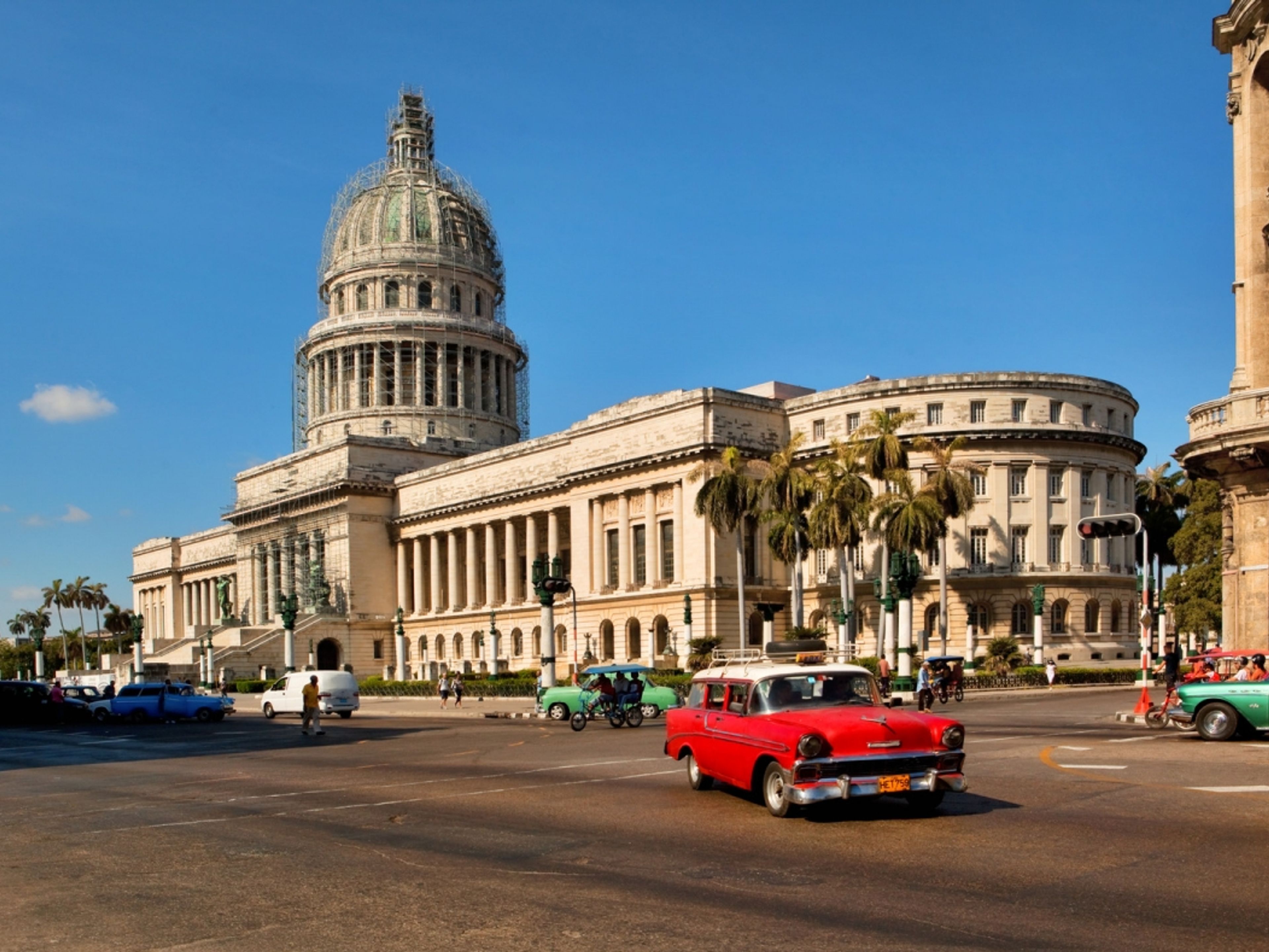"Die Entdeckung Matanzas und Havanna in klassischen Autos" Tour. The Capitol of Havana panoramic view, Old Havana, Cuba. “Discovering Matanzas and Havana in Classic Cars” Tour