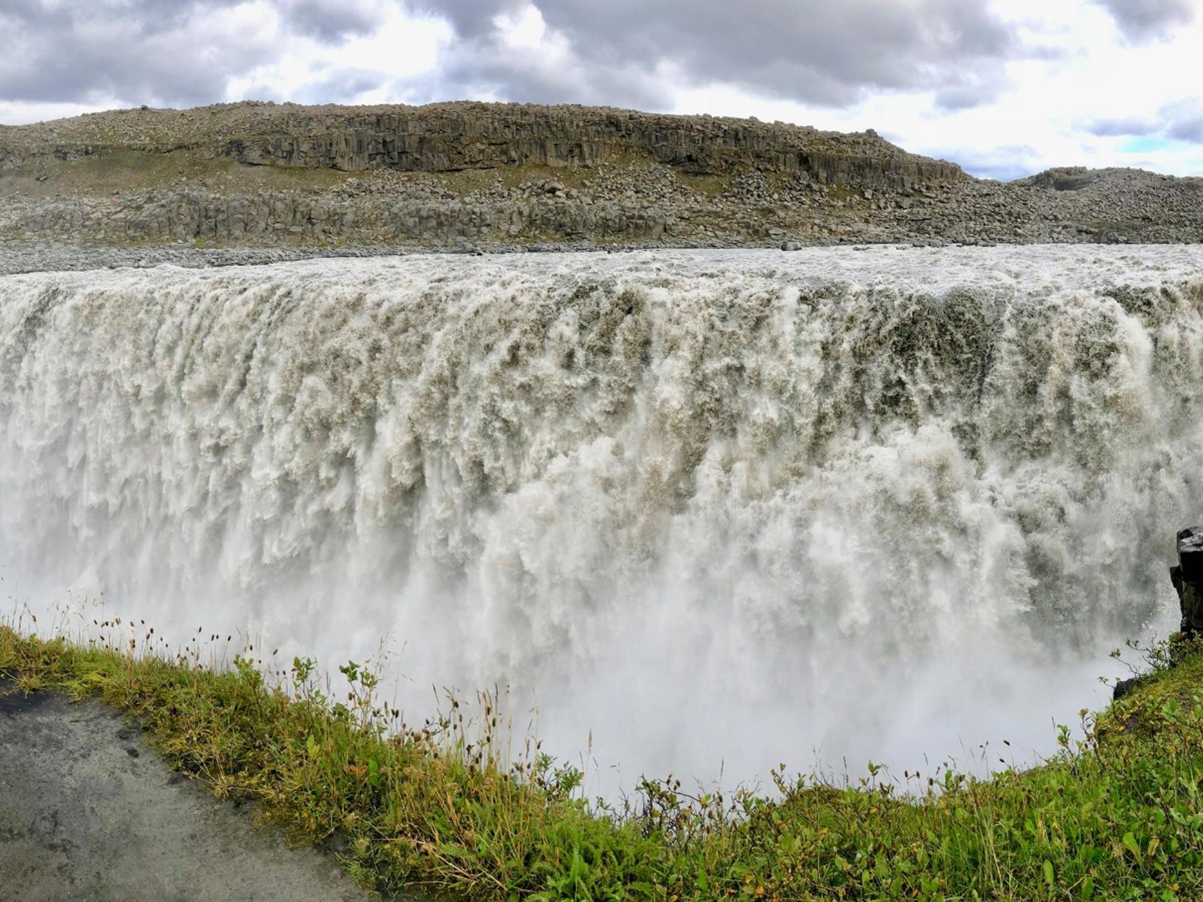 Частный тур "ЗОЛОТОЙ КРУГ + ФОНТАНА СПА". Gullfoss Waterfall panoramic view, canyon of the Hvítá river, Iceland.