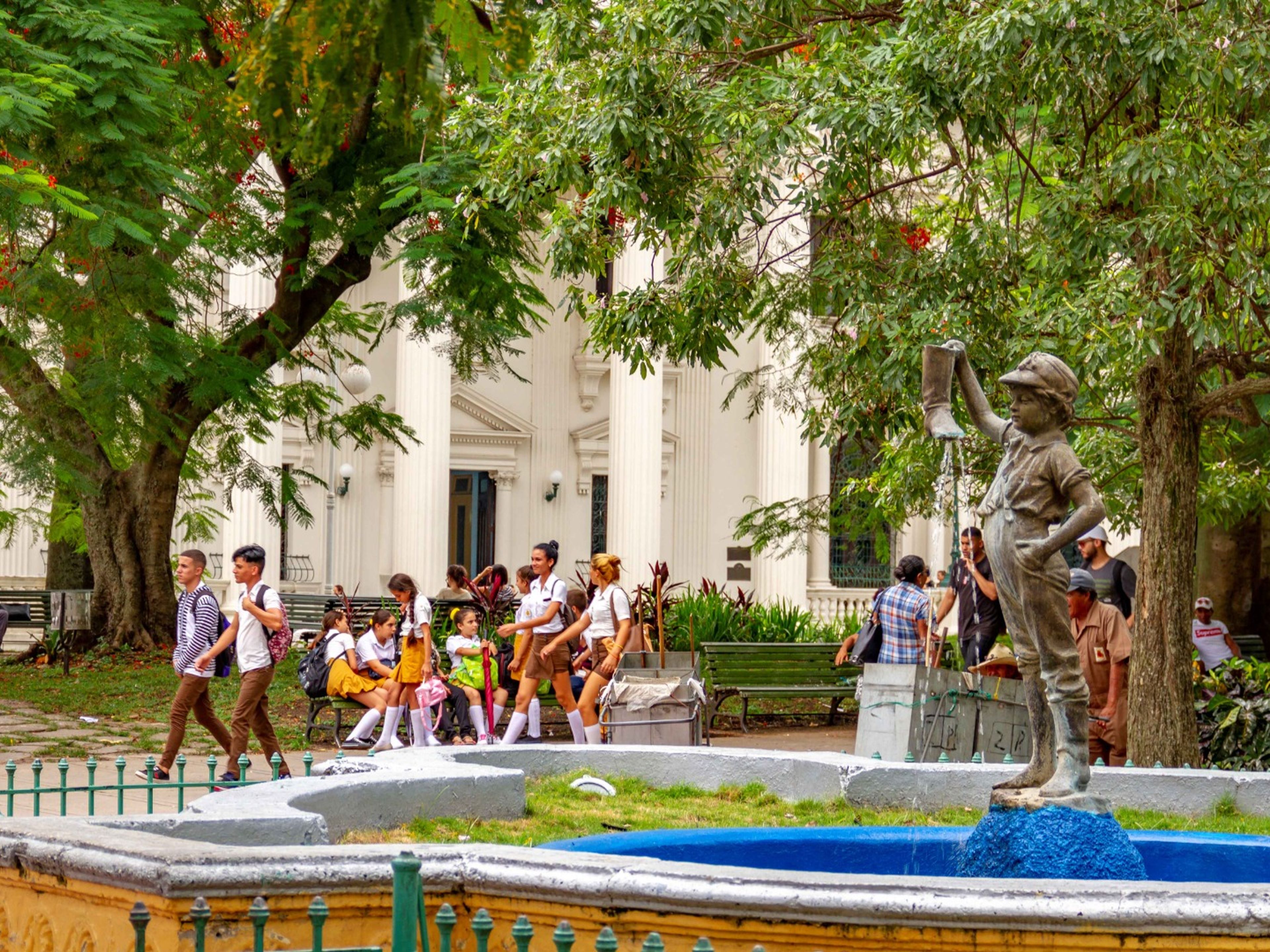 Excursión “Un paseo en coche por Santa Clara”. Carmen Square, Santa Clara city, panoramic view.