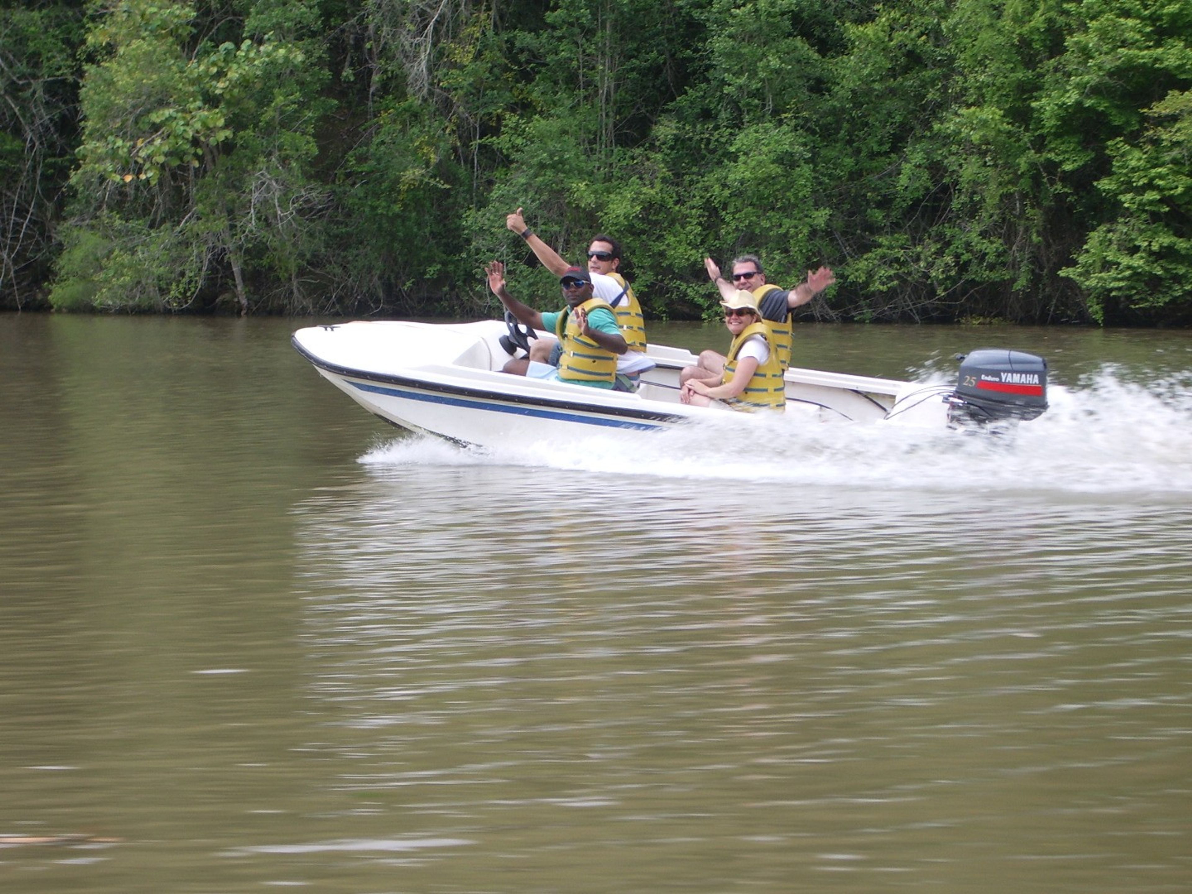 Jeep Safari "NATURE TOUR EXKLUSIVE HAVANNA 4X4 (VON VARADERO)". Speed boat ride through the waters of Canimar River