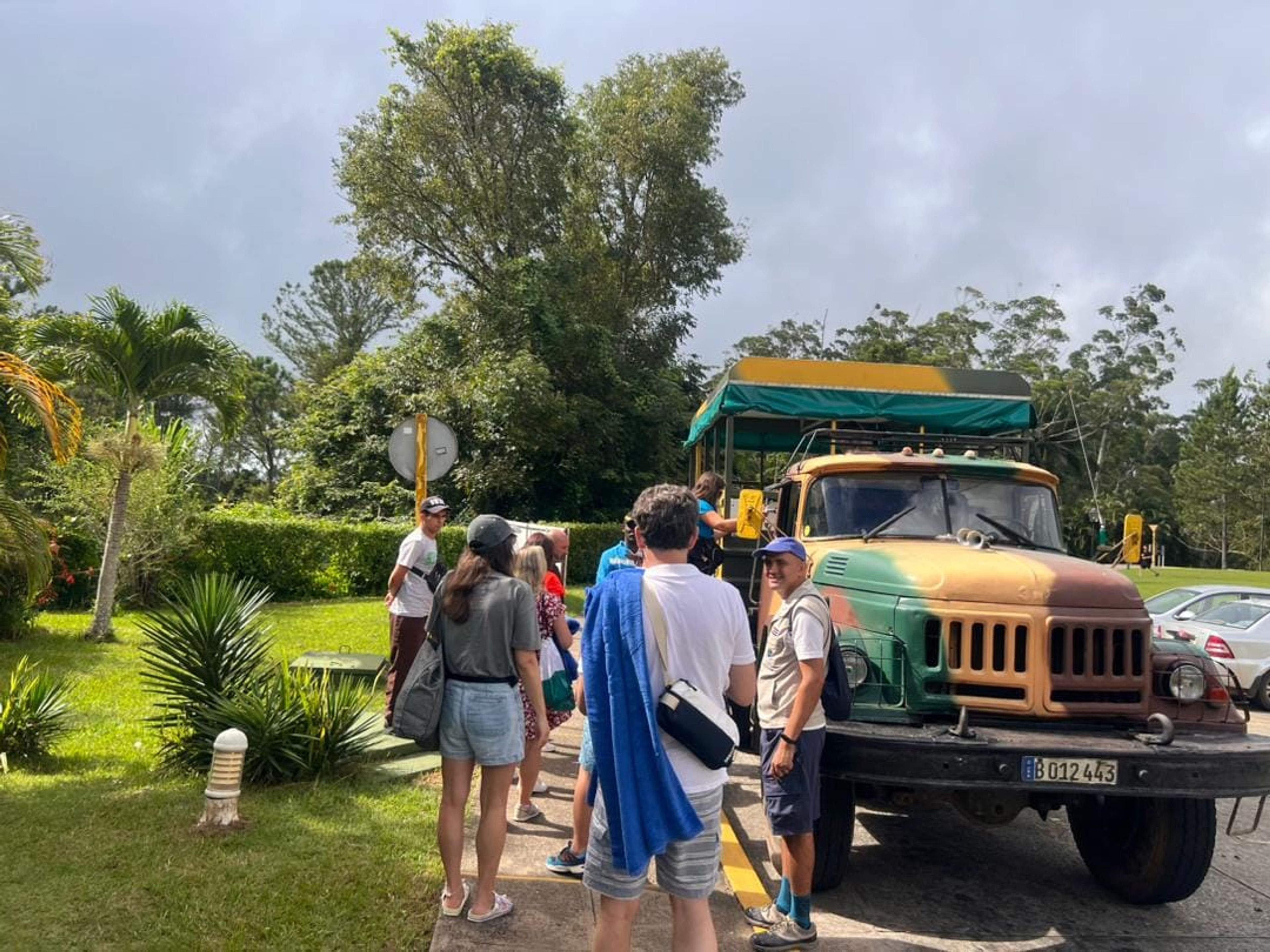 Тур "ЭЛЬ НЕНГОАЗО". "EL NENGOAZO" Tour, Topes de Collantes natural park, Cuba.