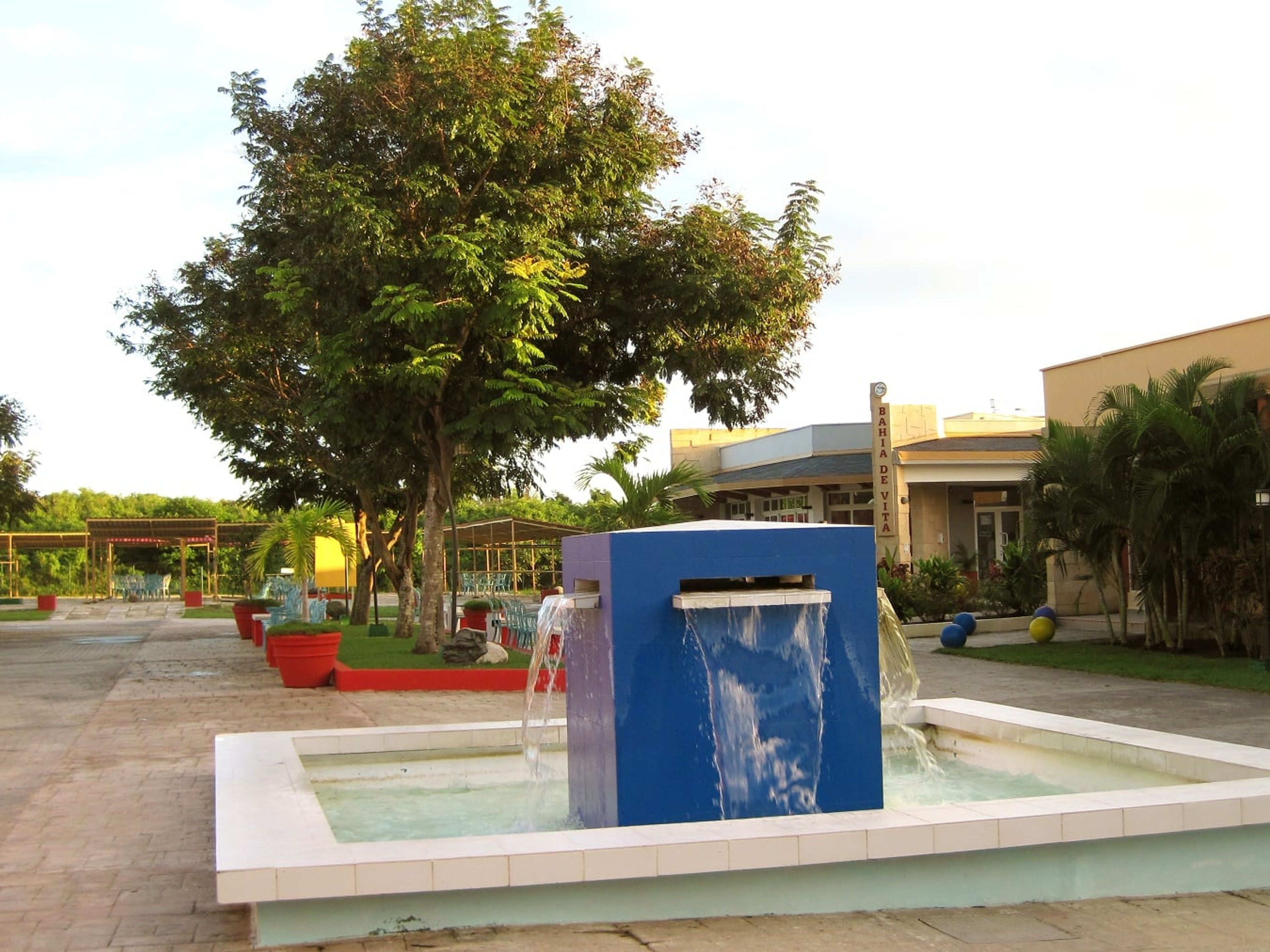 Excursão "CUBA: AÇÚCAR, TABACO E RUM". Plaza Pesquero Square