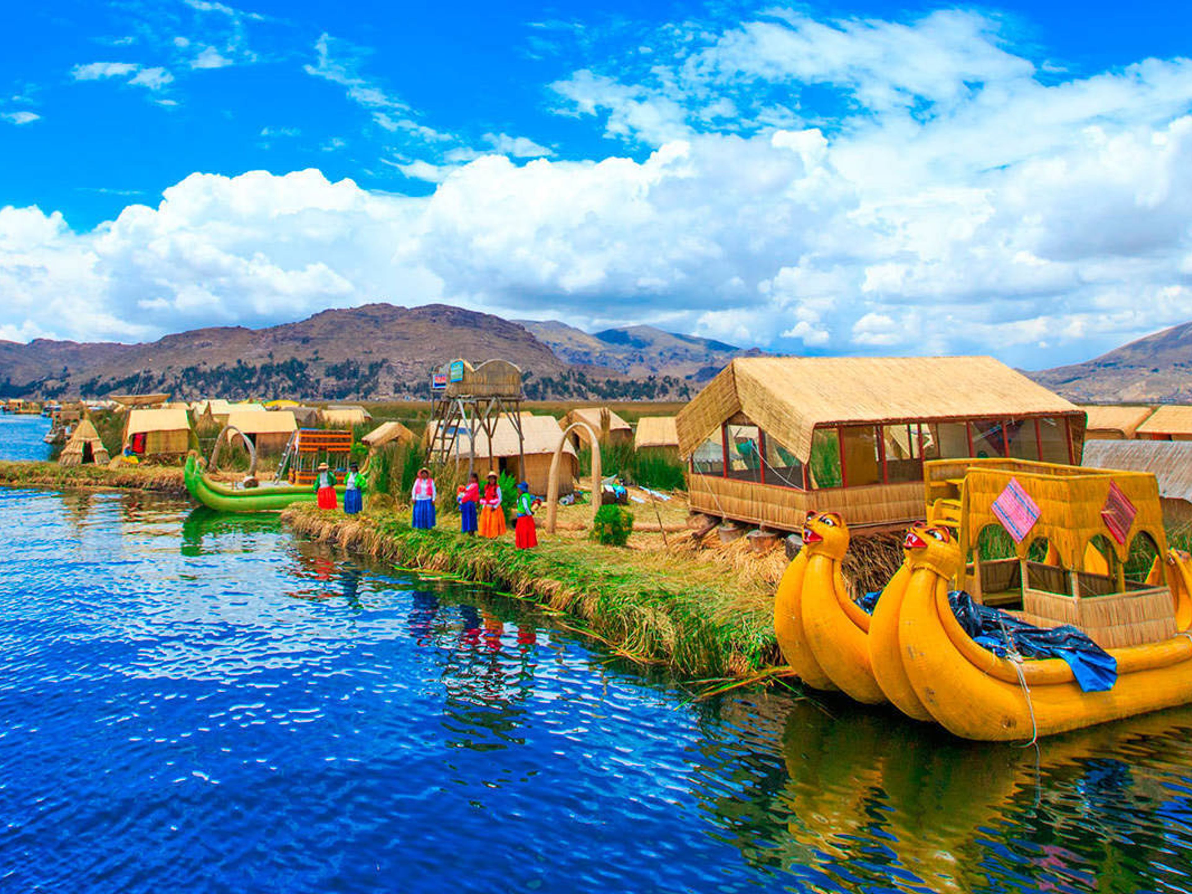 THE FLOATING ISLANDS OF THE UROS TOUR