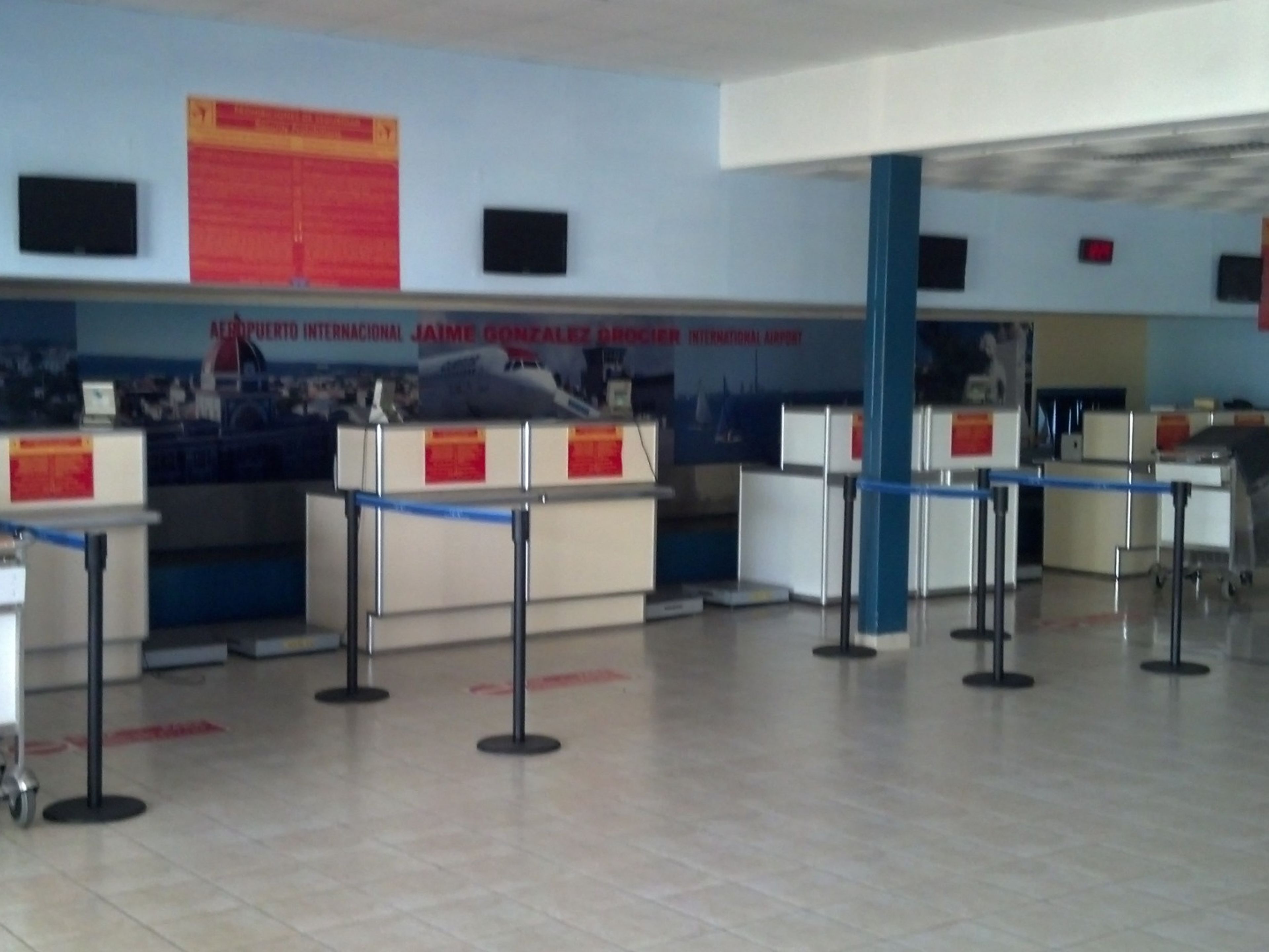 "ОБСЛУЖИВАНИЕ VIP-ЗАЛОВ АЭРОПОРТ ИМ. ХАЙМЕ ГОНСАЛЕС, СЬЕНФУЭГОС". Jaime González International Airport, Cienfuegos, Cuba.