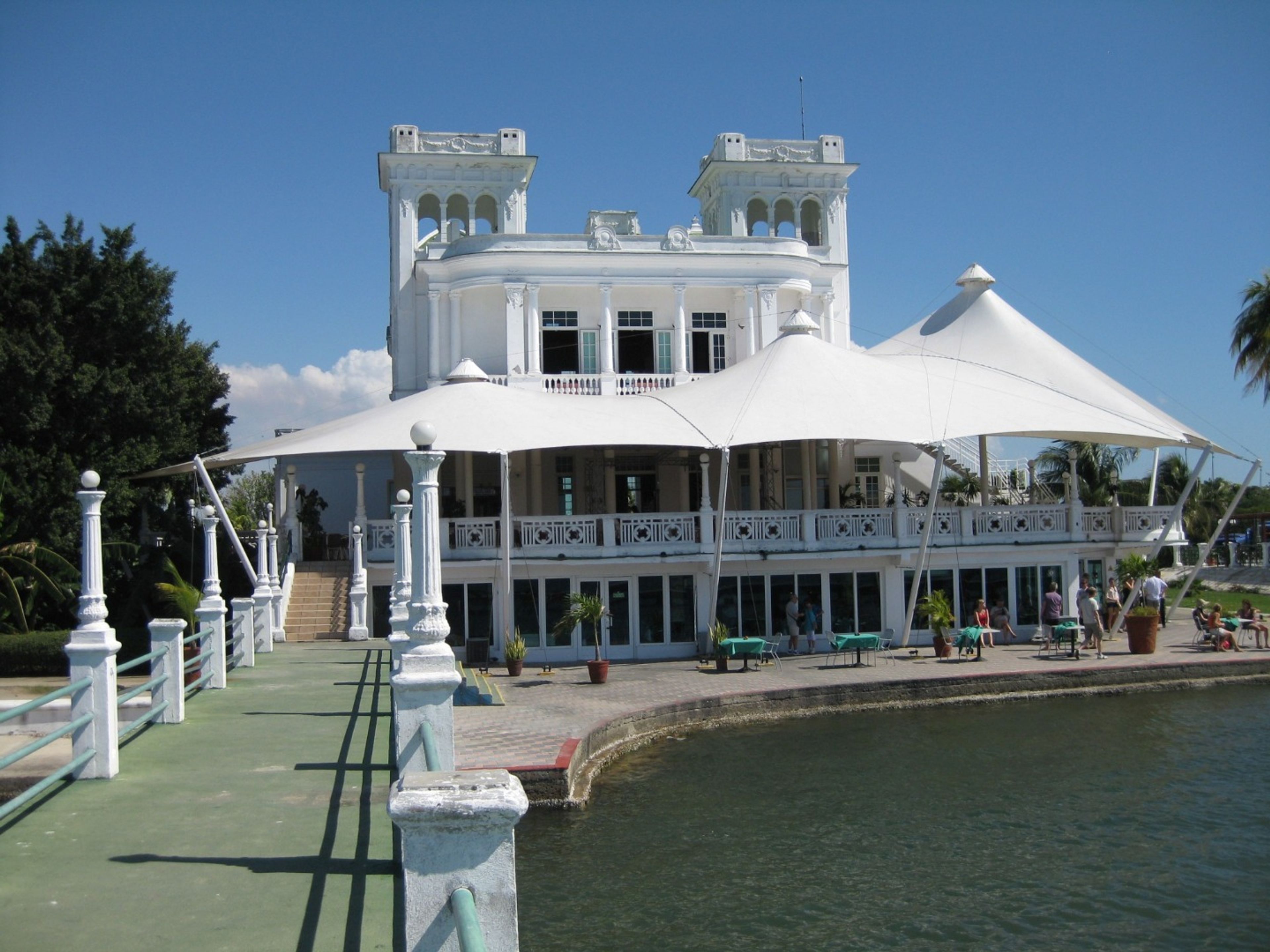 Excursión "CIENFUEGOS - LAGUNA DE GUANAROCA - JARDÍN BOTÁNICO". Cienfuegos Nautical Club, Cienfuegos, Cuba.