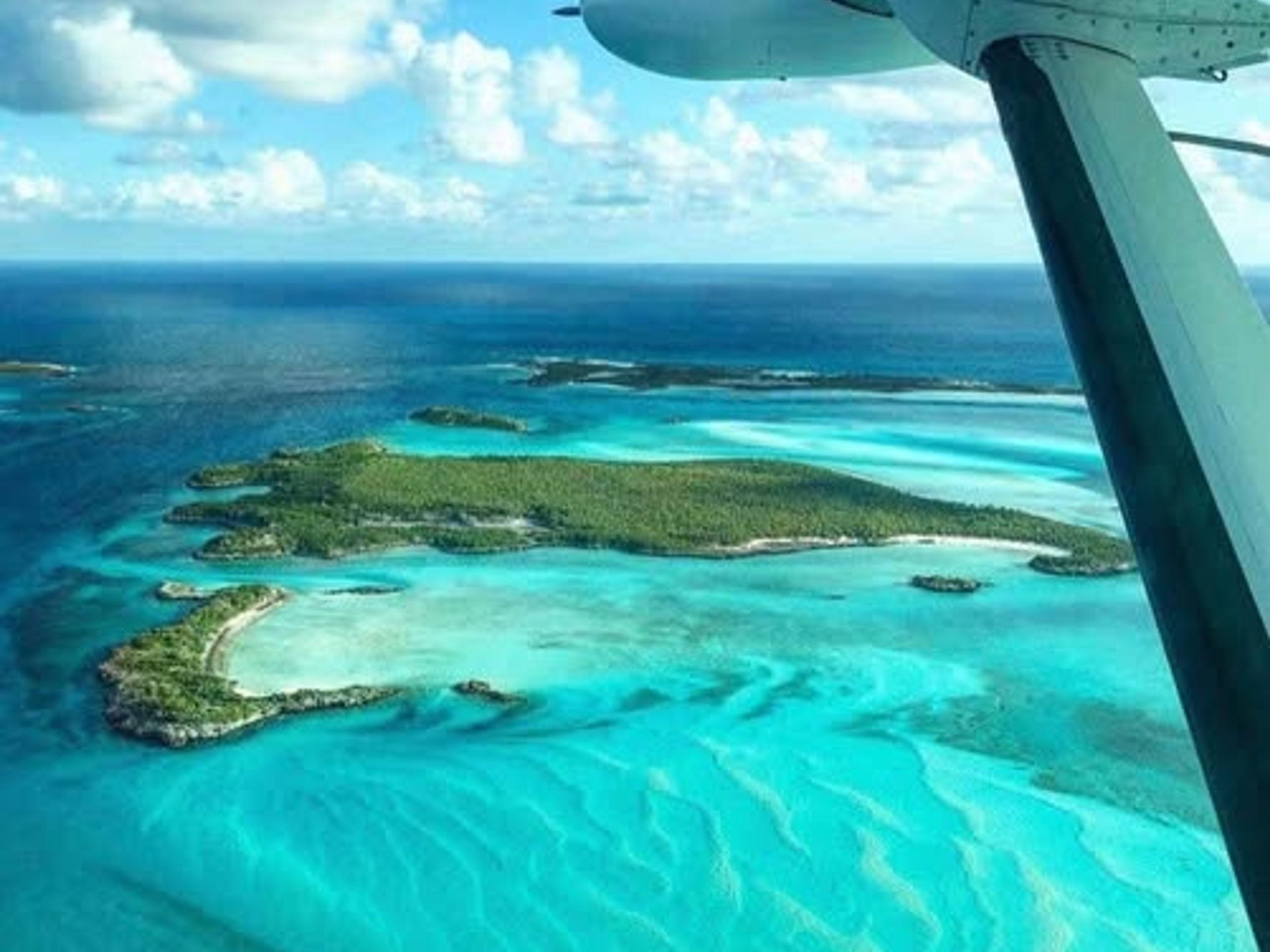 Biglietto aereo "AEROPORTO JOSÉ MARTÍ, L'AVANA (HAV) - AEROPORTO HOLGUIN (HOL) - AEROPORTO CAYO COCO (CCC) - AEROPORTO JOSÉ MARTÍ, L'AVANA (HAV)". null