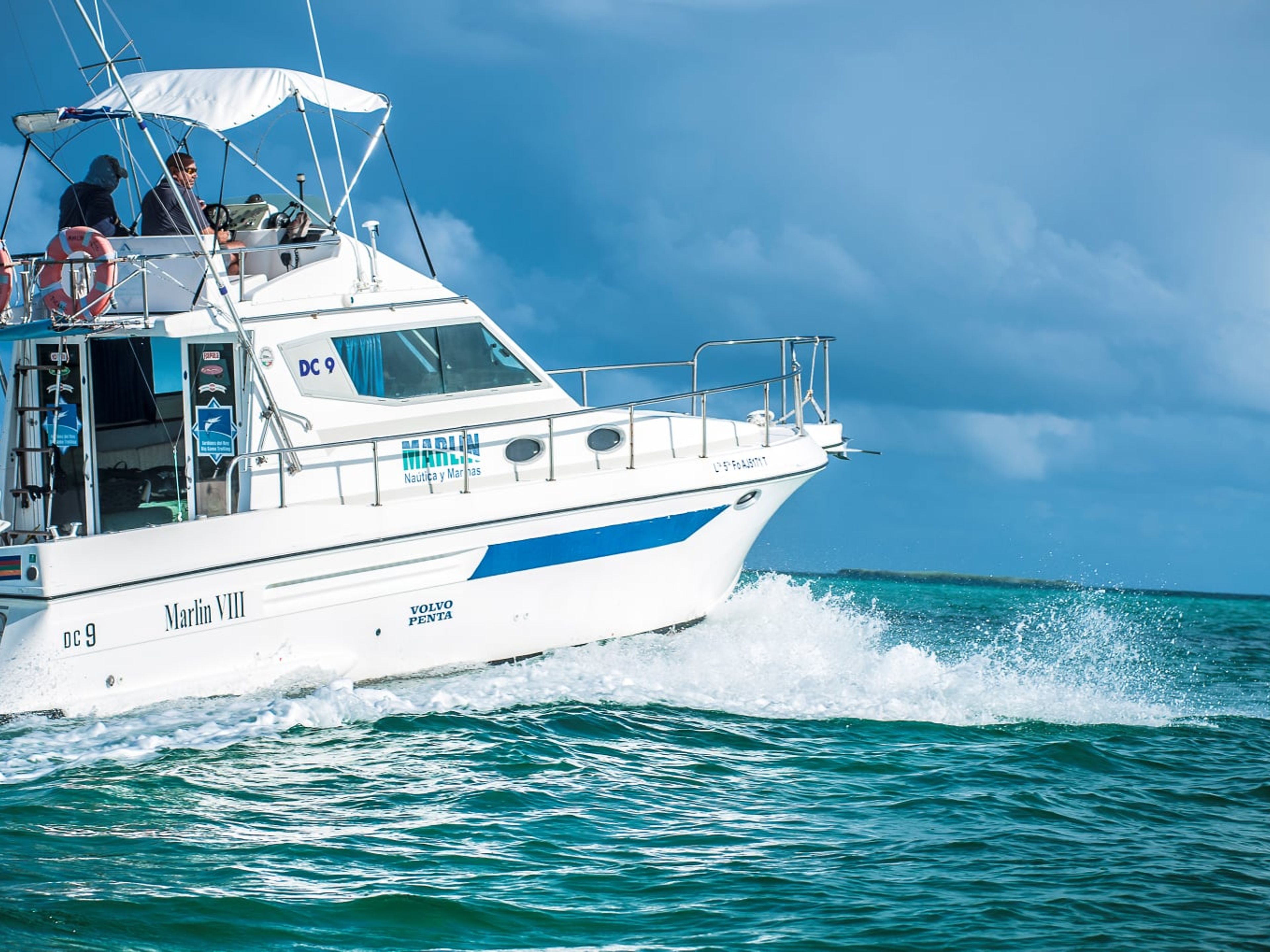 Tour "PÊCHE EN HAUTE MER À JARDINES DEL REY (JOURNÉE COMPLÈTE 7 HEURES / DEMI-JOURNÉE 3 HEURES (JUSQU'À 4 PAX)". “DEEP SEA FISHING IN JARDINES DEL REY (FULL DAY 7 HRS / HALF DAY 3 HRS (UP TO 4 PAX)“ Tour, Ciego de Ávila, Cuba.