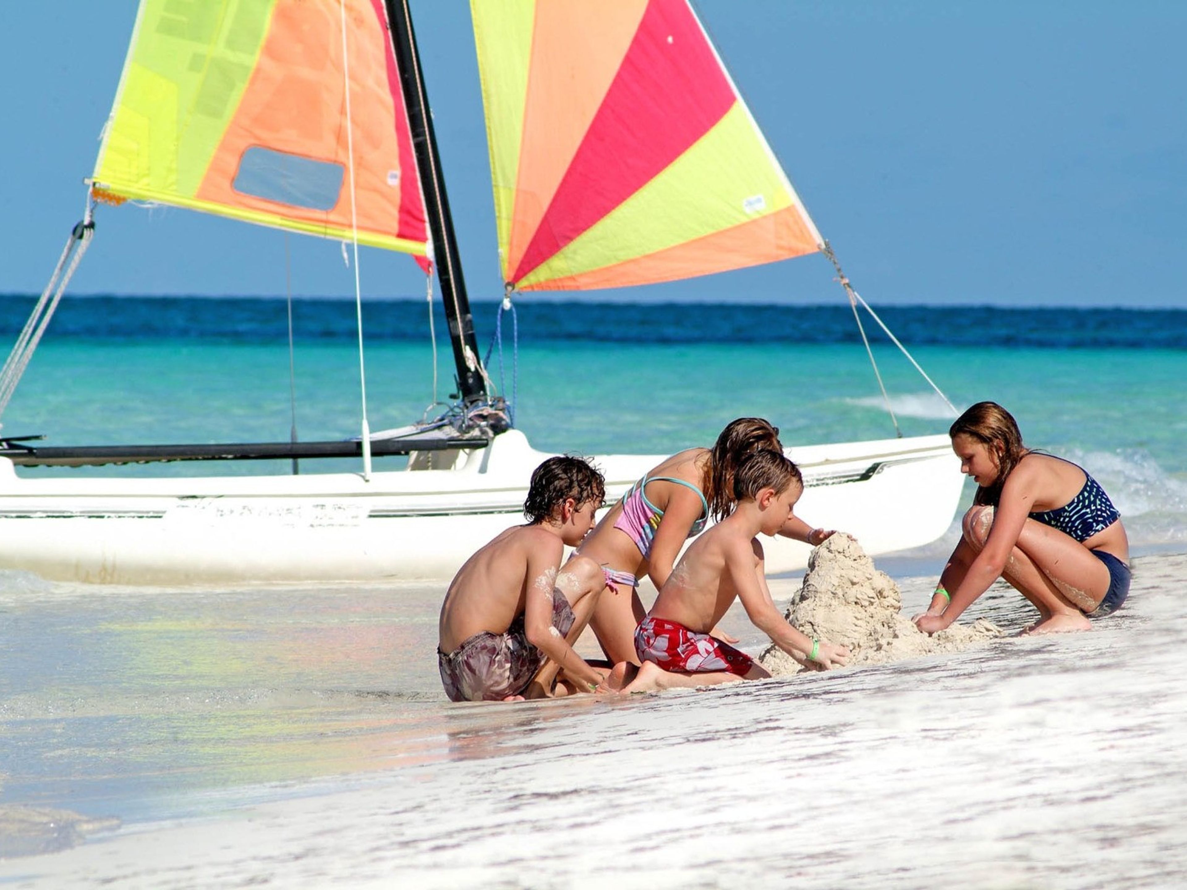 Excursão "DESCOBRIR PLAYA PILAR". Childrens activities at Playa Pilar in Cayo Guillermo