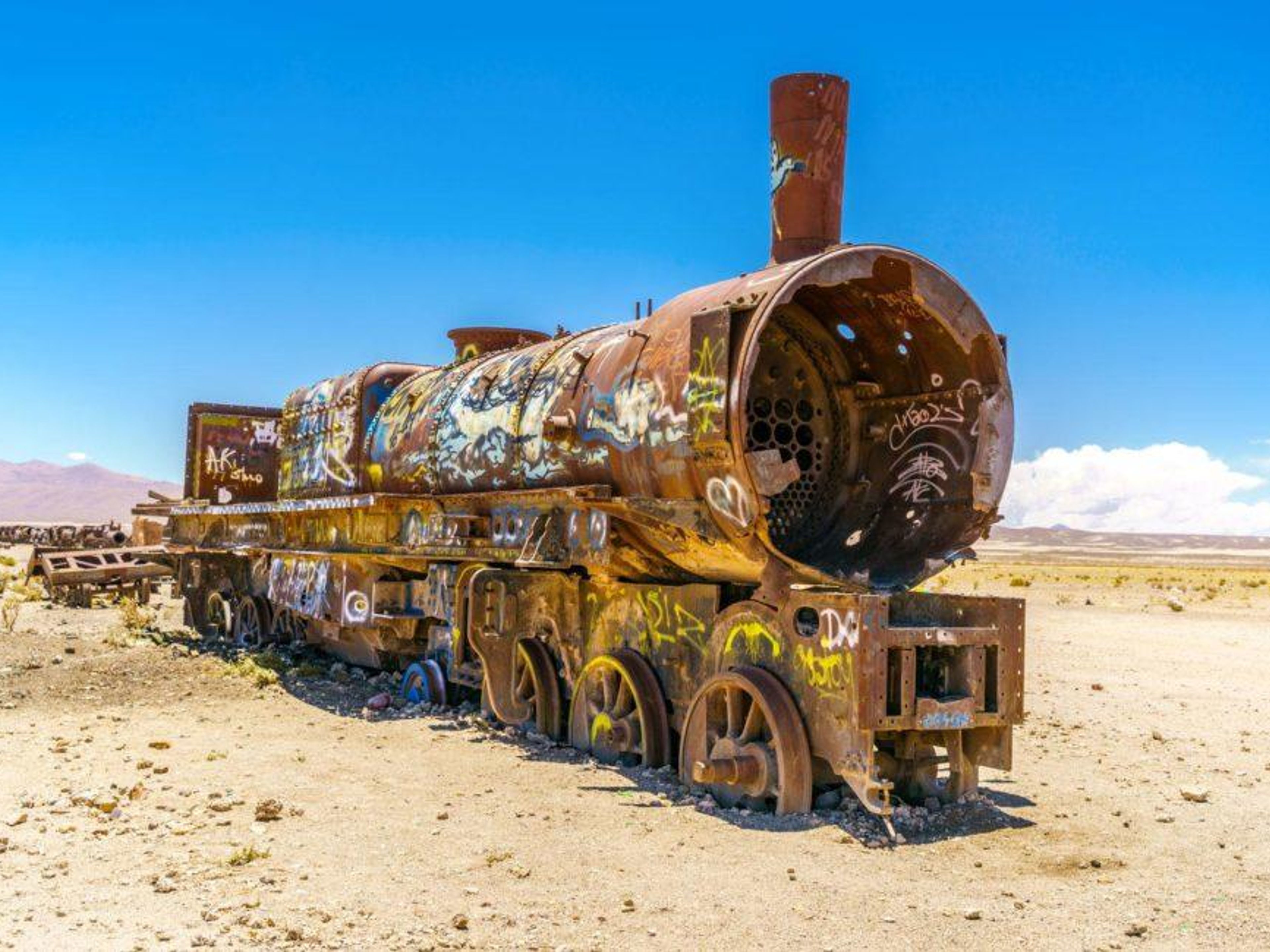 PASSEIO "SALAR DO UYUNI". Train Cemetery
