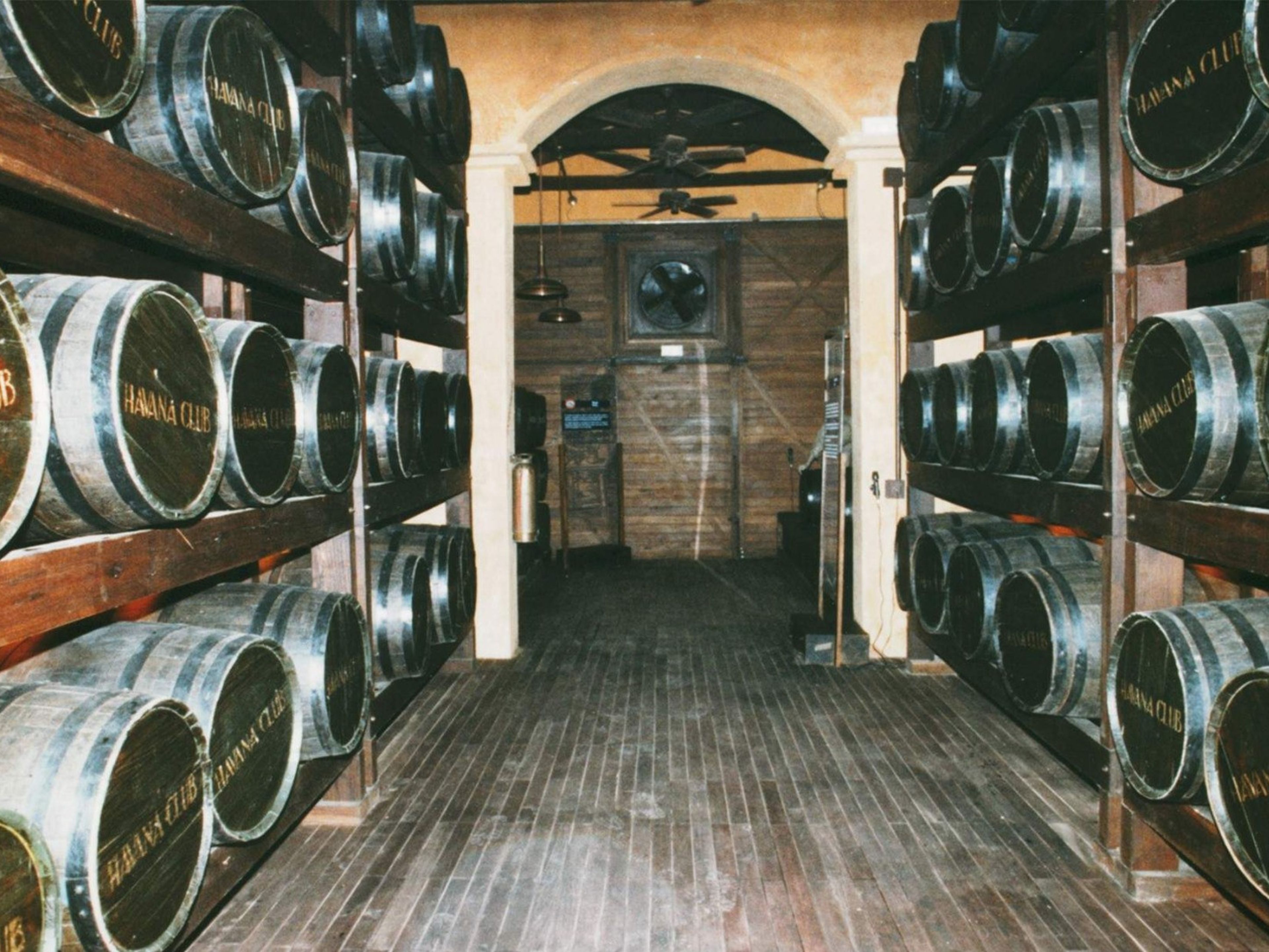"PANORAMATOUR IN HAVANNA IN ANTIKEN AUTOS" Tour. The Havana Club Rhum Museum interior view
