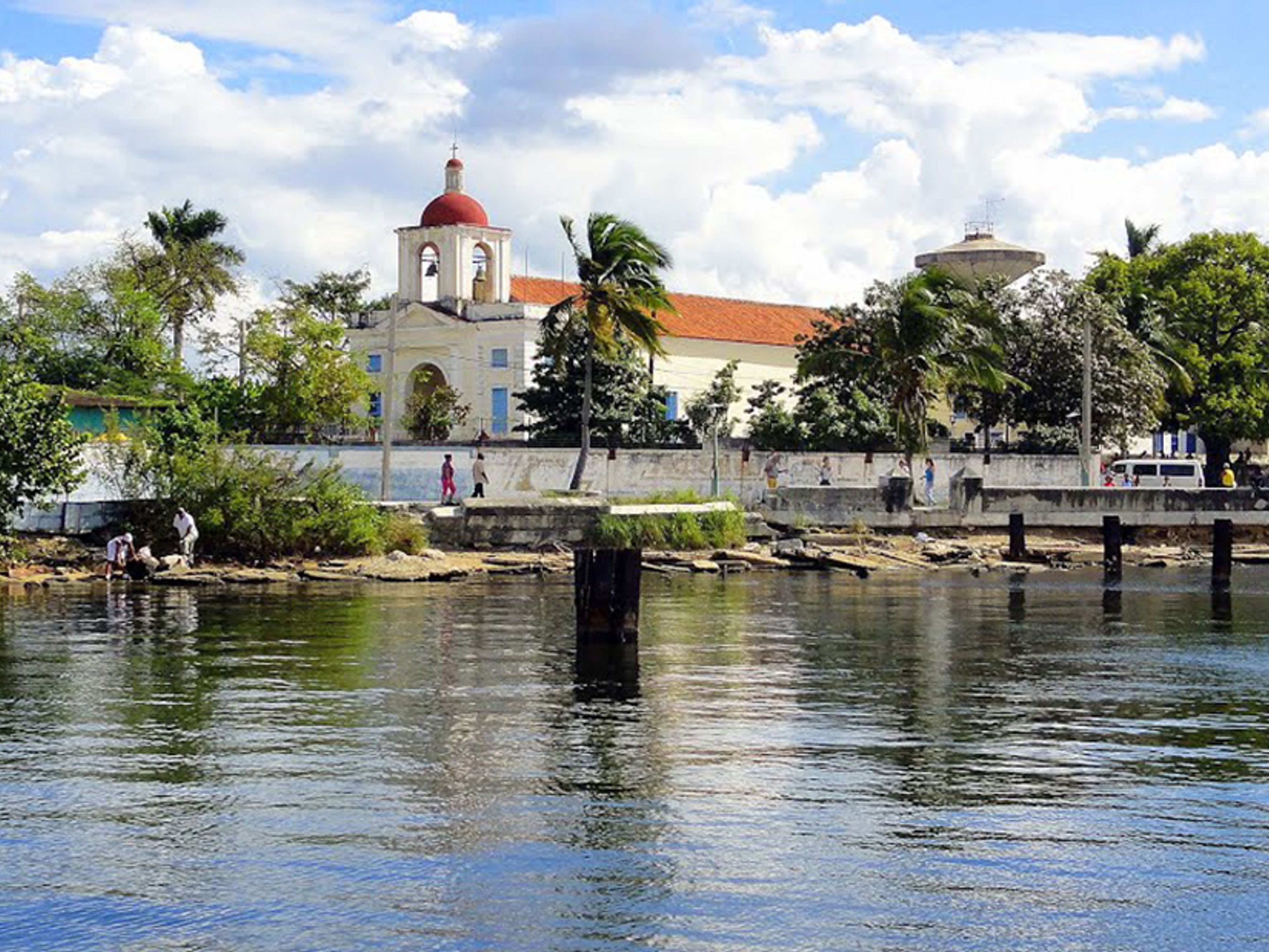 Tour "Des deux côtés de la baie de la Havane". Church of Our Lady of Regla and Ultramarine town of Regla panoramic view, Regla, La Habana, Cuba.