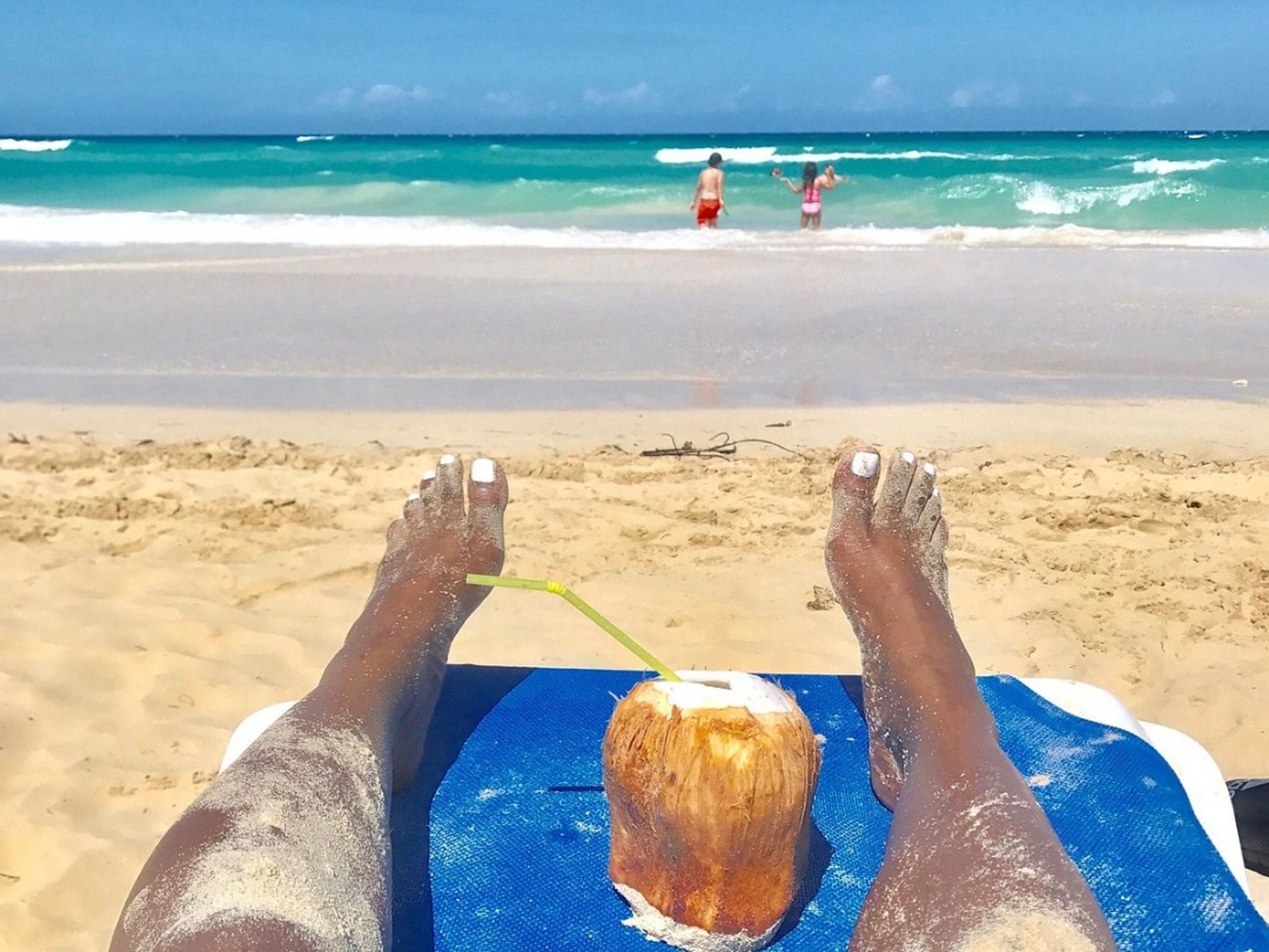 "MIT DEM MOTORRAD VON HAVANNA ZUM STRAND" Scooter Tour. Playas del Este panoramic view, Havana, Cuba.