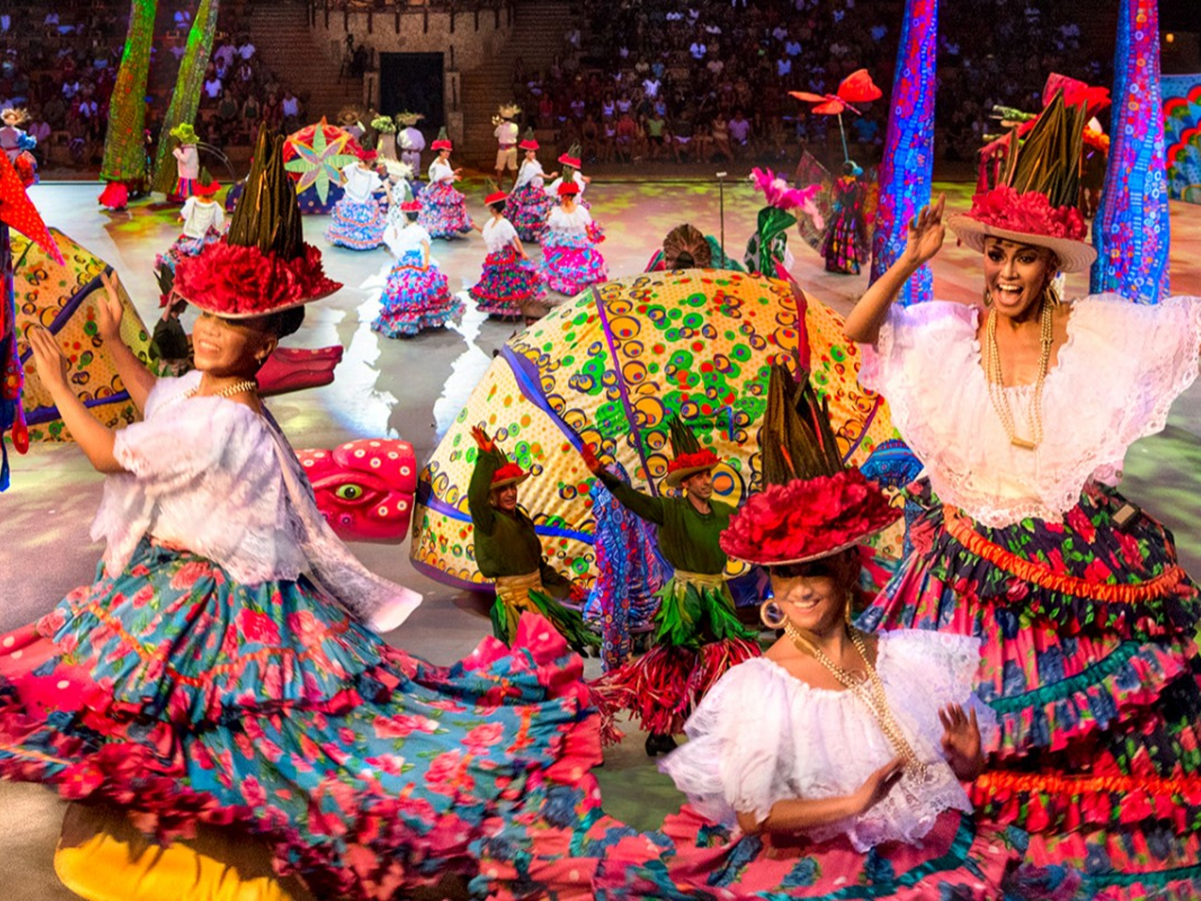 Excursión "Xcaret Plus desde Playa del Carmen". Show "Xcaret Mexico Espectacular", a musical journey through the history of Mexico.