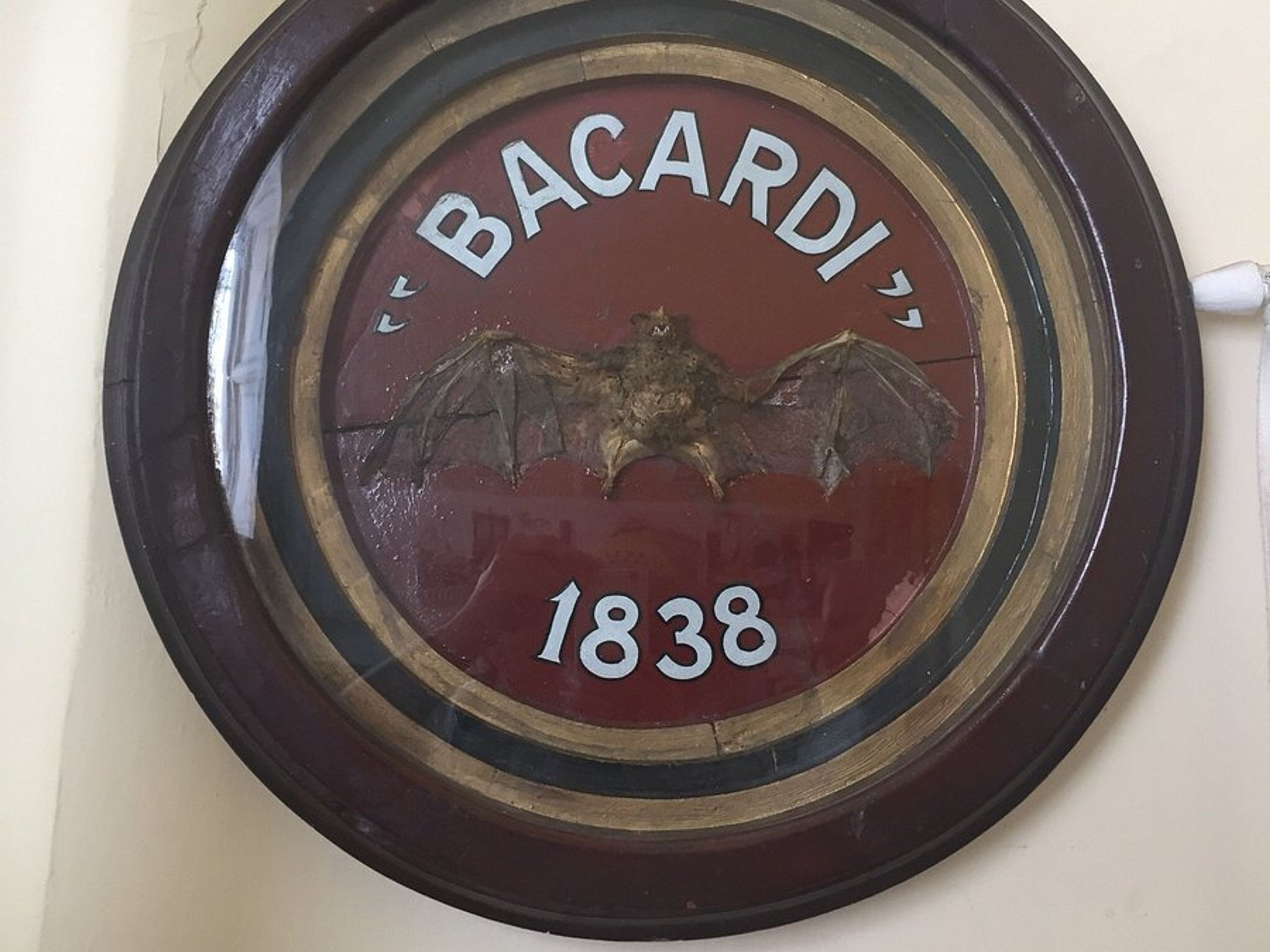 Excursión "ENTRADA AL MUSEO DEL RON DE SANTIAGO DE CUBA". The Santiago de Cuba rum museum, Santiago de Cuba, Cuba.