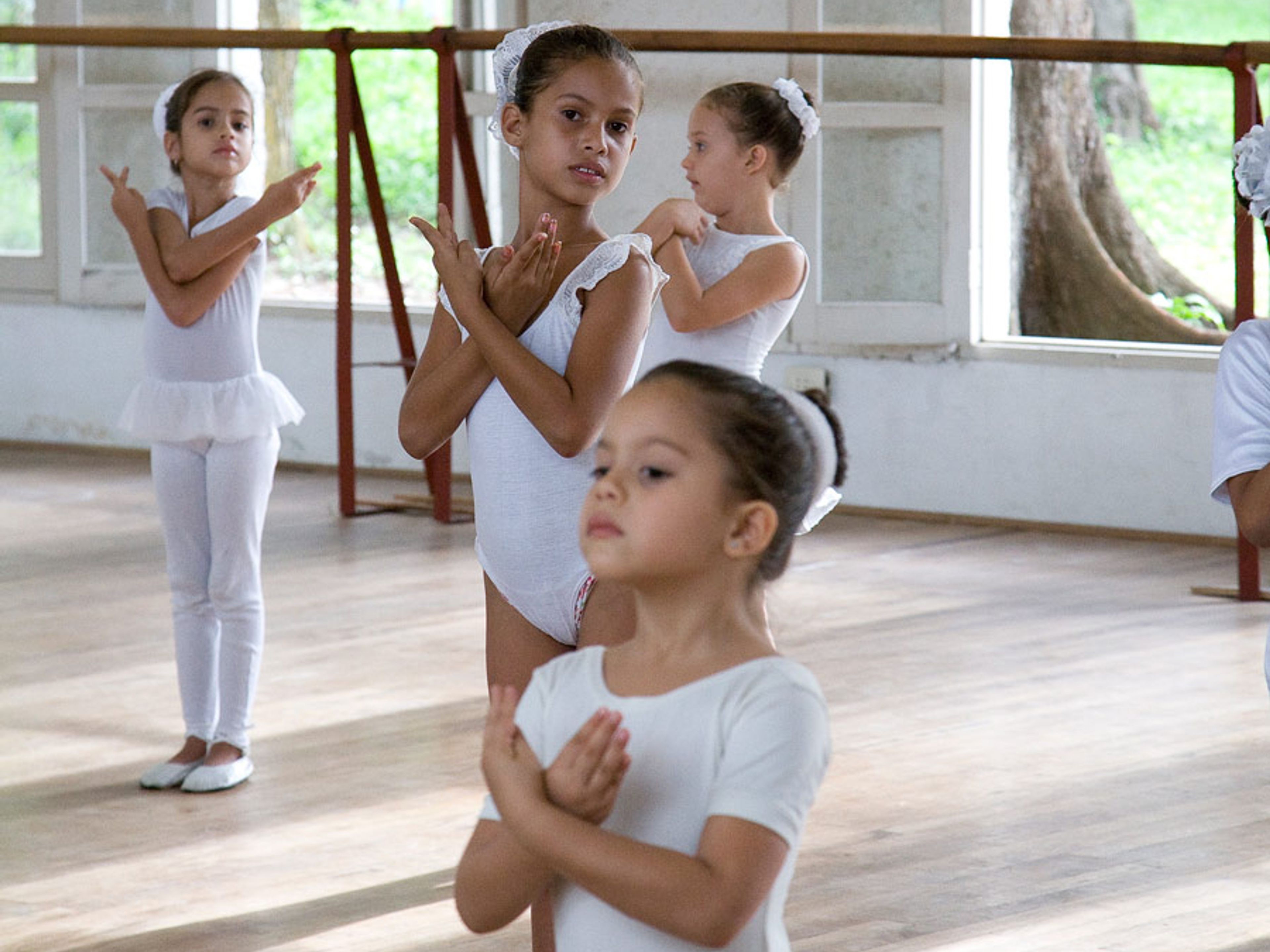 "Sur la pointe des pieds, dans le ballet des enfants Camagüey". The Camagüey Children's Ballet
