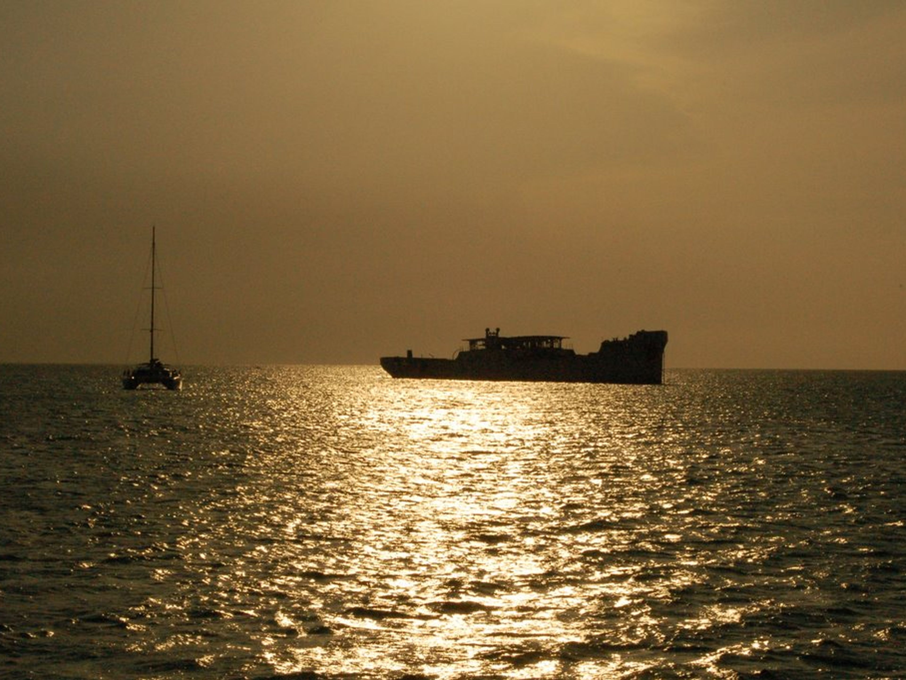 Tour "PRUA AL TRAMONTO". Catamarant cruise in Cayo Santa María