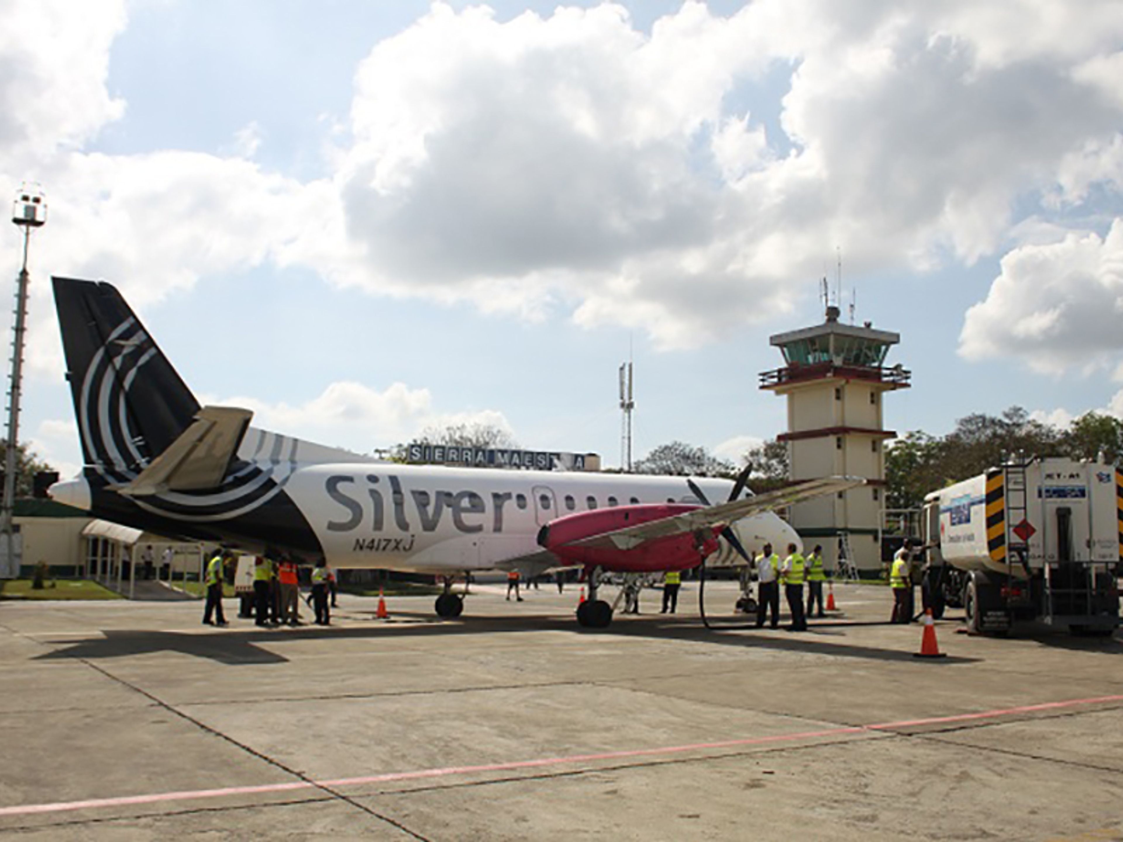"SERVICIO DE SALÓN VIP AEROPUERTO INTERNACIONAL SIERRA MAESTRA, MANZANILLO". Sierra Maestra International Airport, Manzanillo, Granma, Cuba.