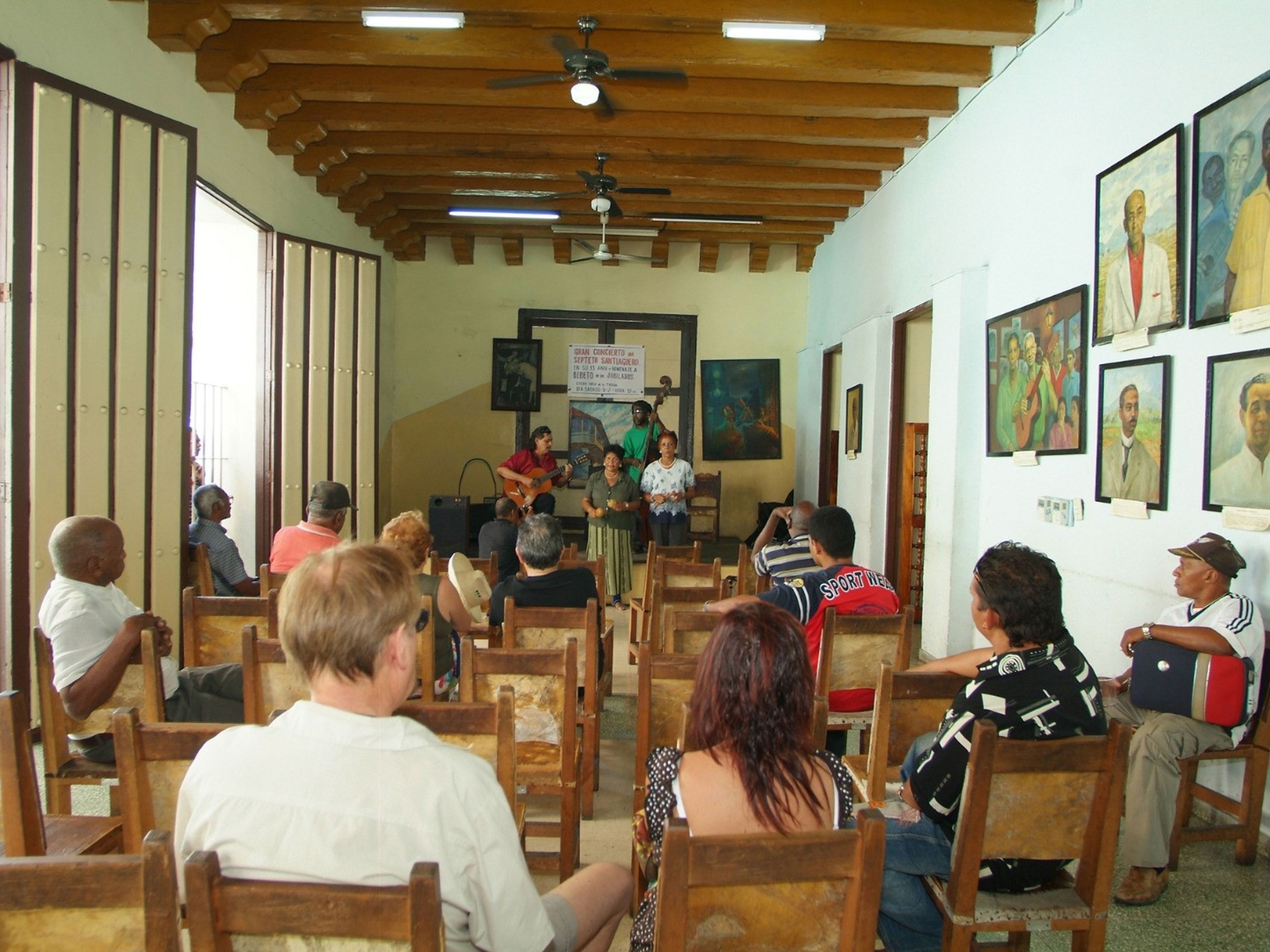 Excursión "DISFRUTE LA CASA DE LA TROVA SANTIAGUERA (SALÓN DE LOS FAMOSOS)". Casa de la trova, Santiago de Cuba city