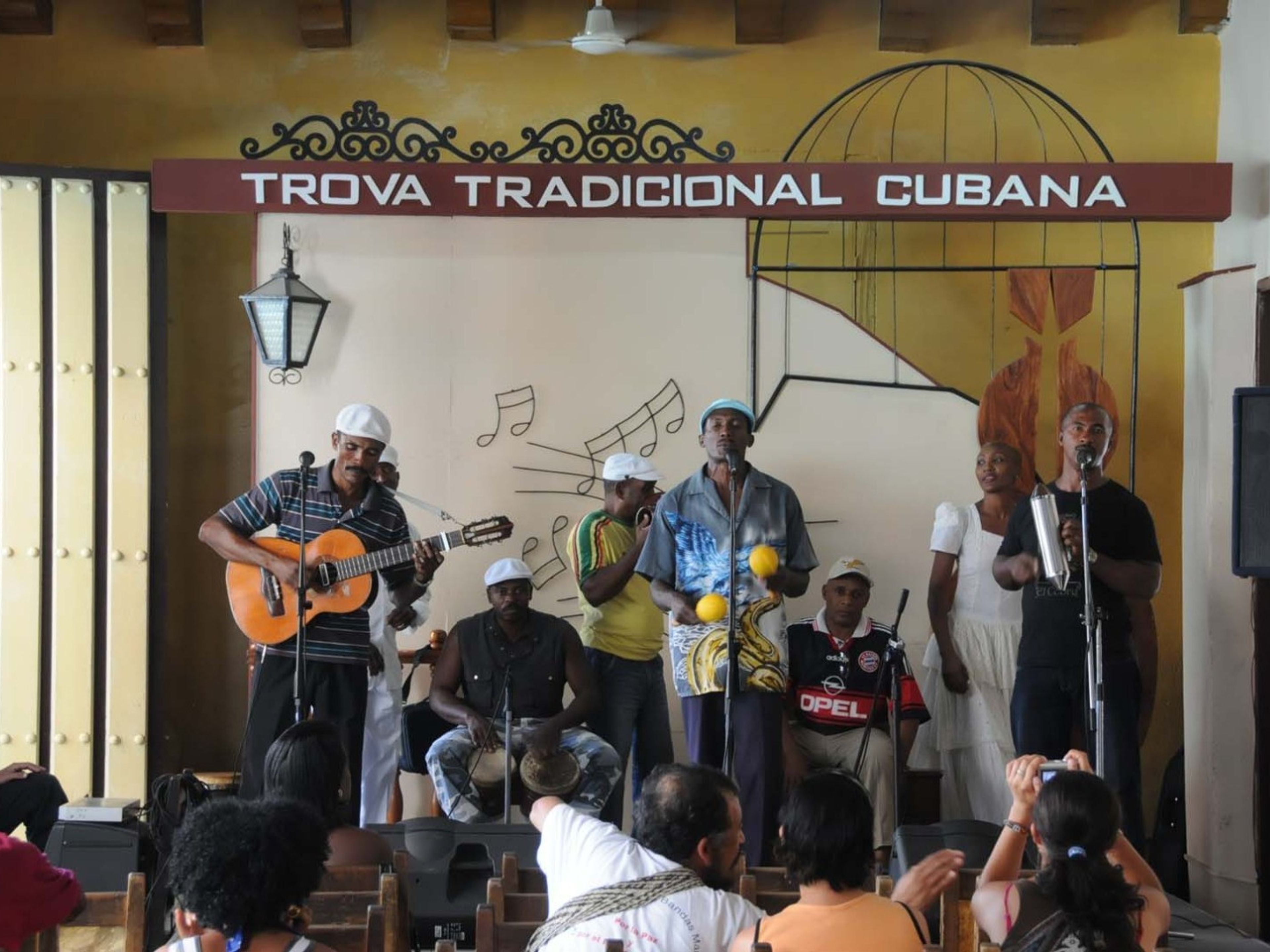Excursión "DISFRUTE LA CASA DE LA TROVA SANTIAGUERA (SALÓN DE LOS FAMOSOS)"