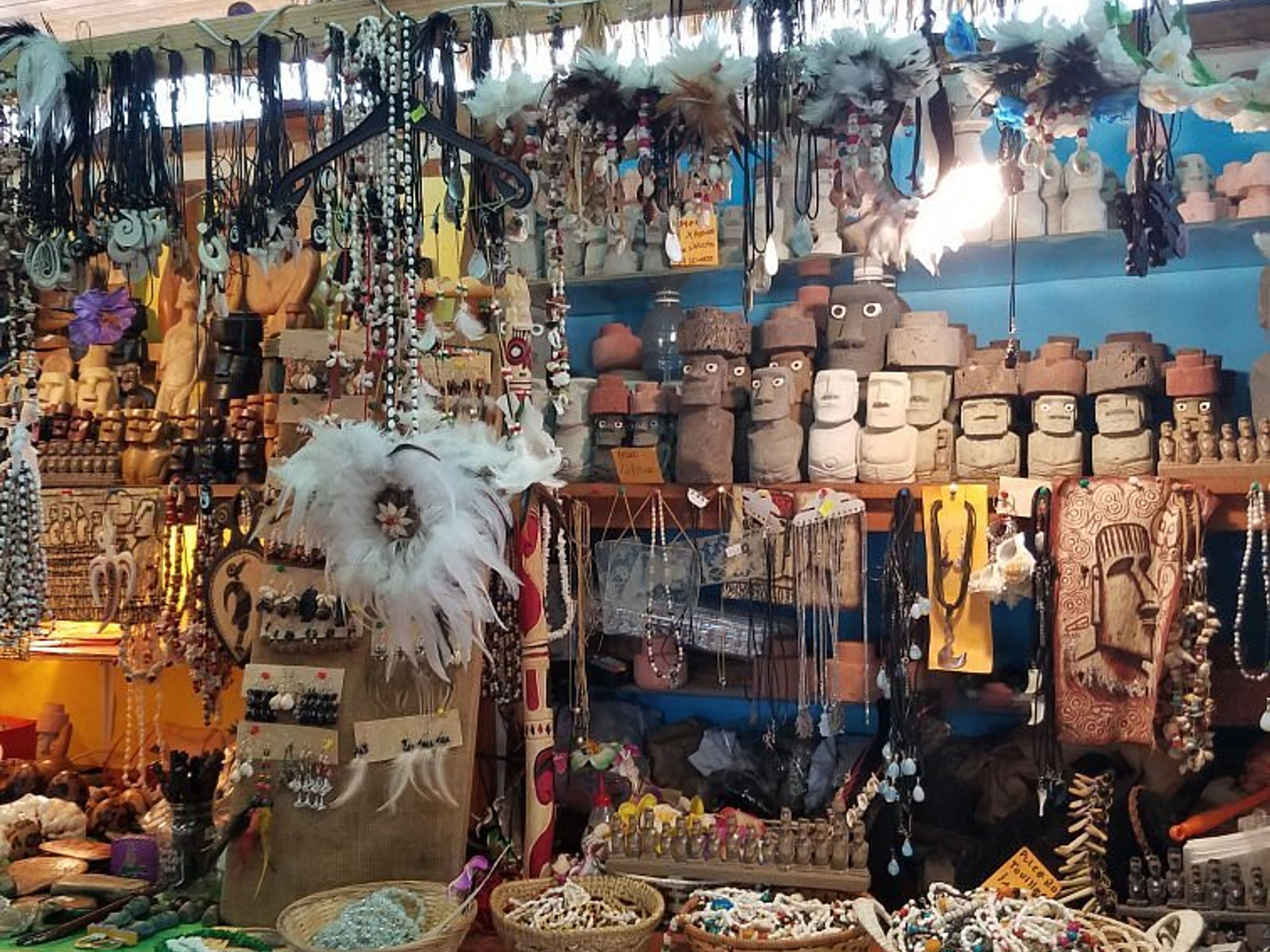 "CITY TOUR OSTERNINSEL – MUSEUM" Tour. The Market of Hanga Roa, Isla de Pascua (Easter Island), Chile.