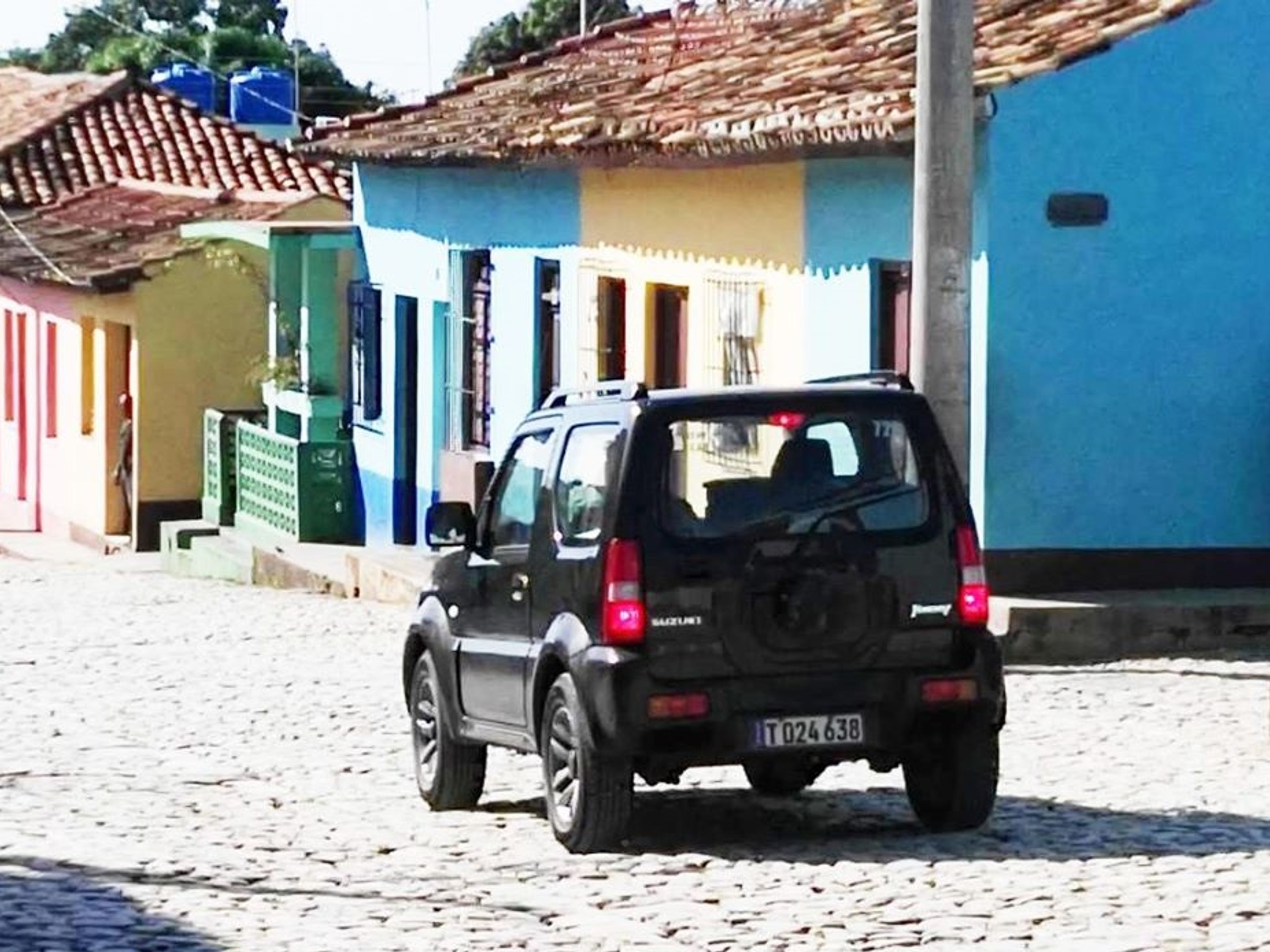 Jeep Safari "ESPECIAL TRINIDAD CON TOPES DE COLLANTES (Variante I)"